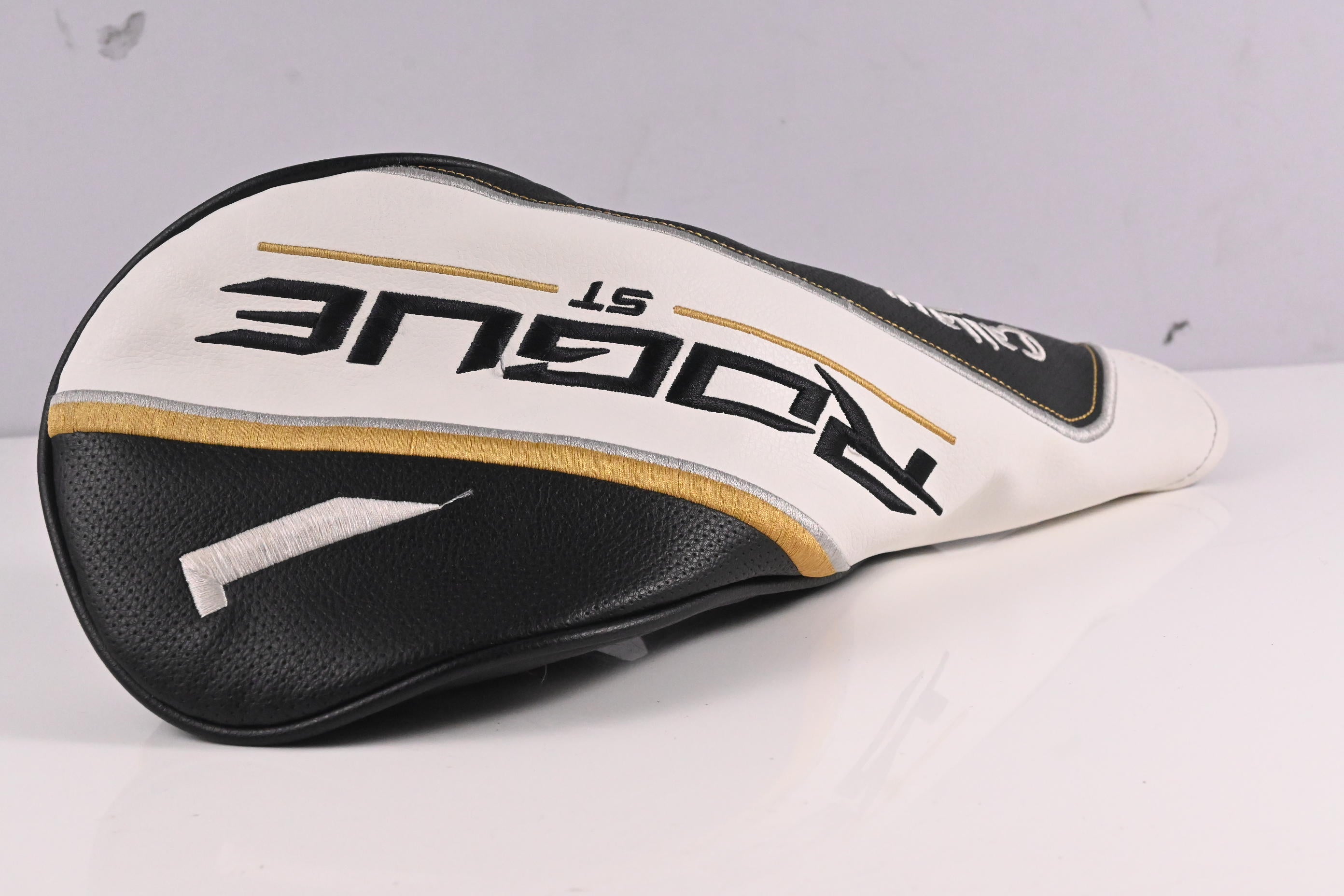 Callaway Rogue ST MAX D Driver / 10.5 Degree / Regular Flex Tensei AV Blue 55 Shaft