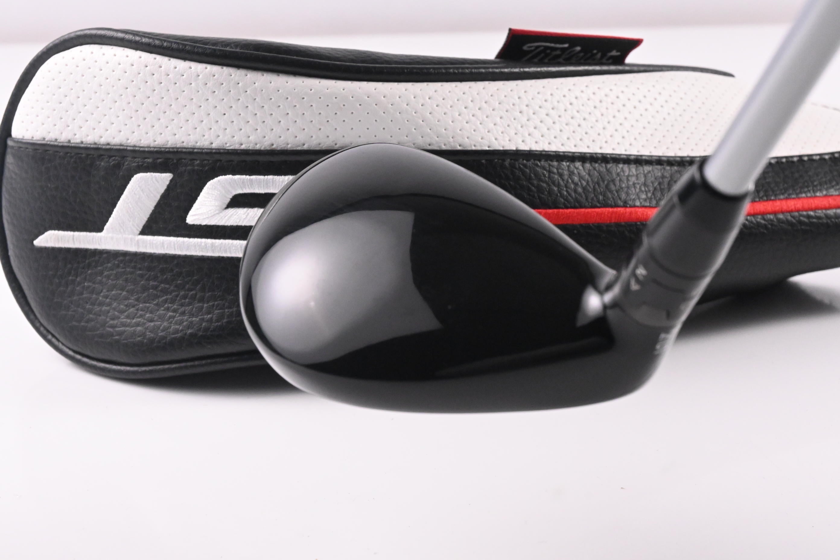 Left Hand Titleist GT2 #5 Hybrid / 24 Degree / Regular Flex Fujikura Air Speeder