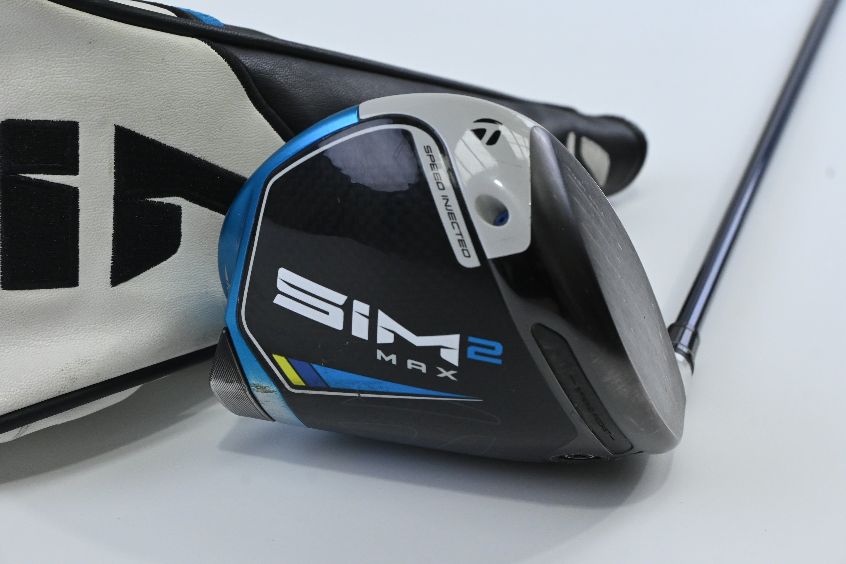 Taylormade SIM2 Max Driver / 10.5 Degree / Regular Flex Fujikura Ventus Blue 5