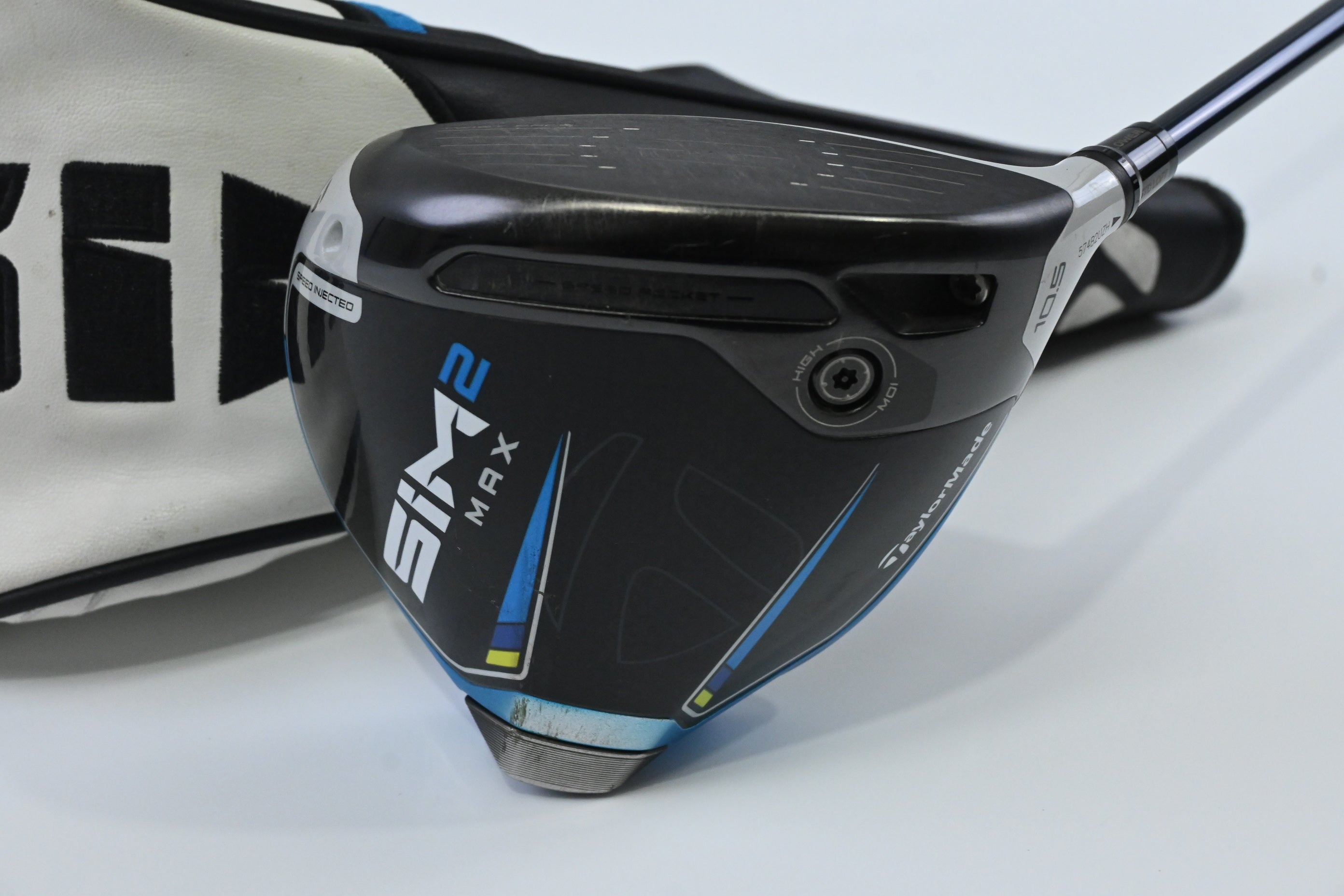 Taylormade SIM2 Max Driver / 10.5 Degree / Regular Flex Fujikura Ventus Blue 5