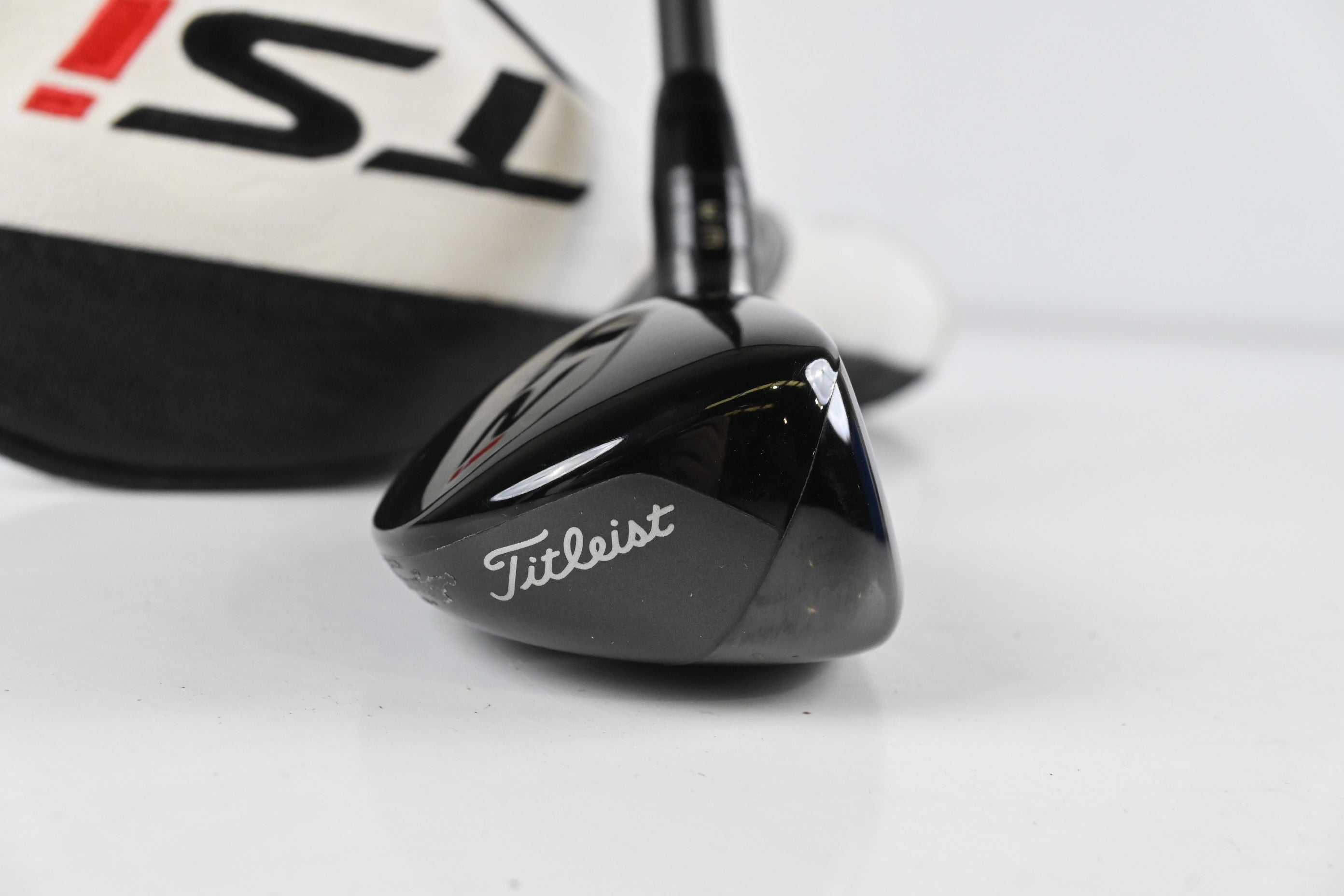 Titleist TSi3 #2 Hybrid / 18 Degree / X-Flex Tour AD IZ-95 Shaft