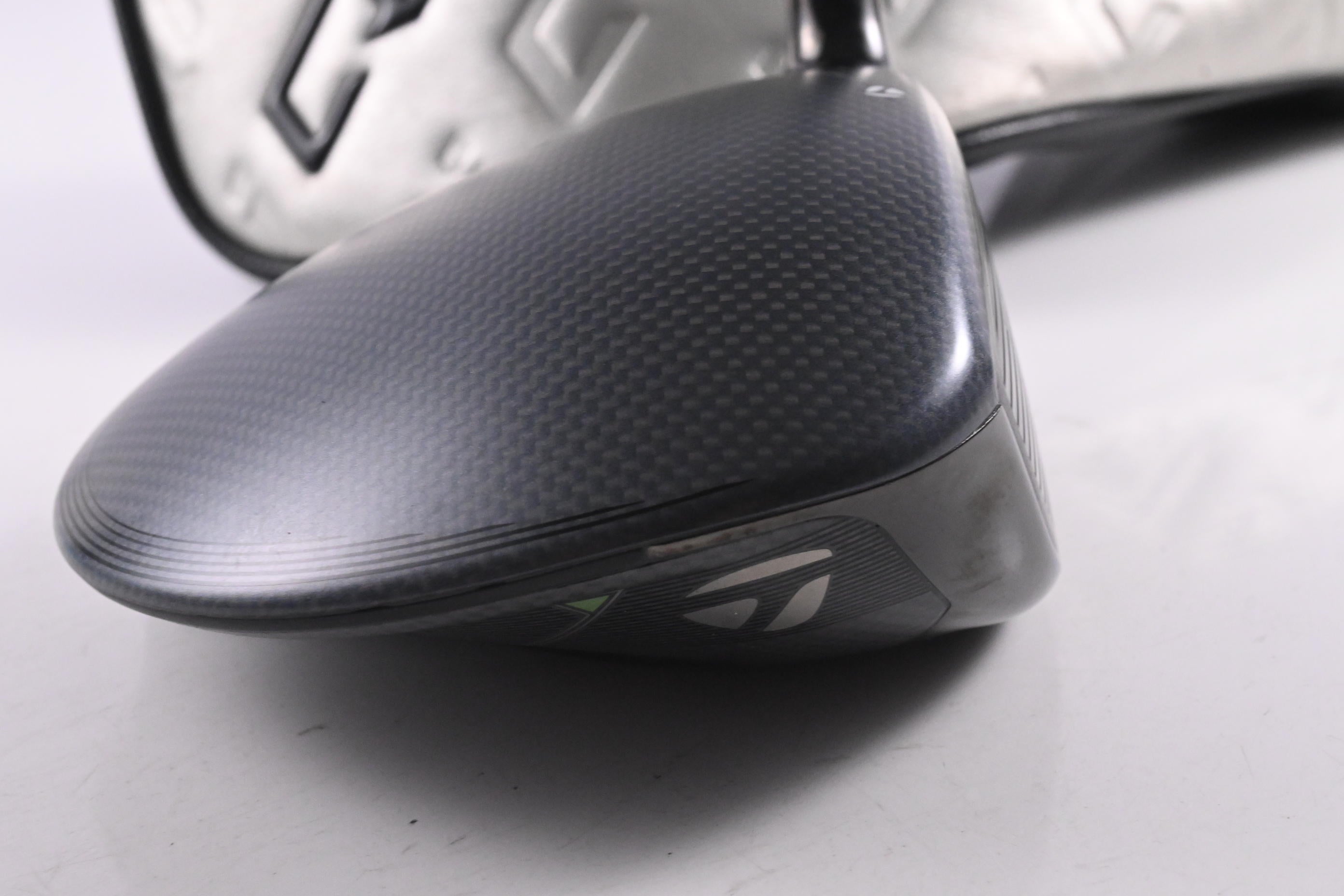 Taylormade Qi35 Driver / 10.5 Degree / Regular Flex Ventus Blue 5 Shaft