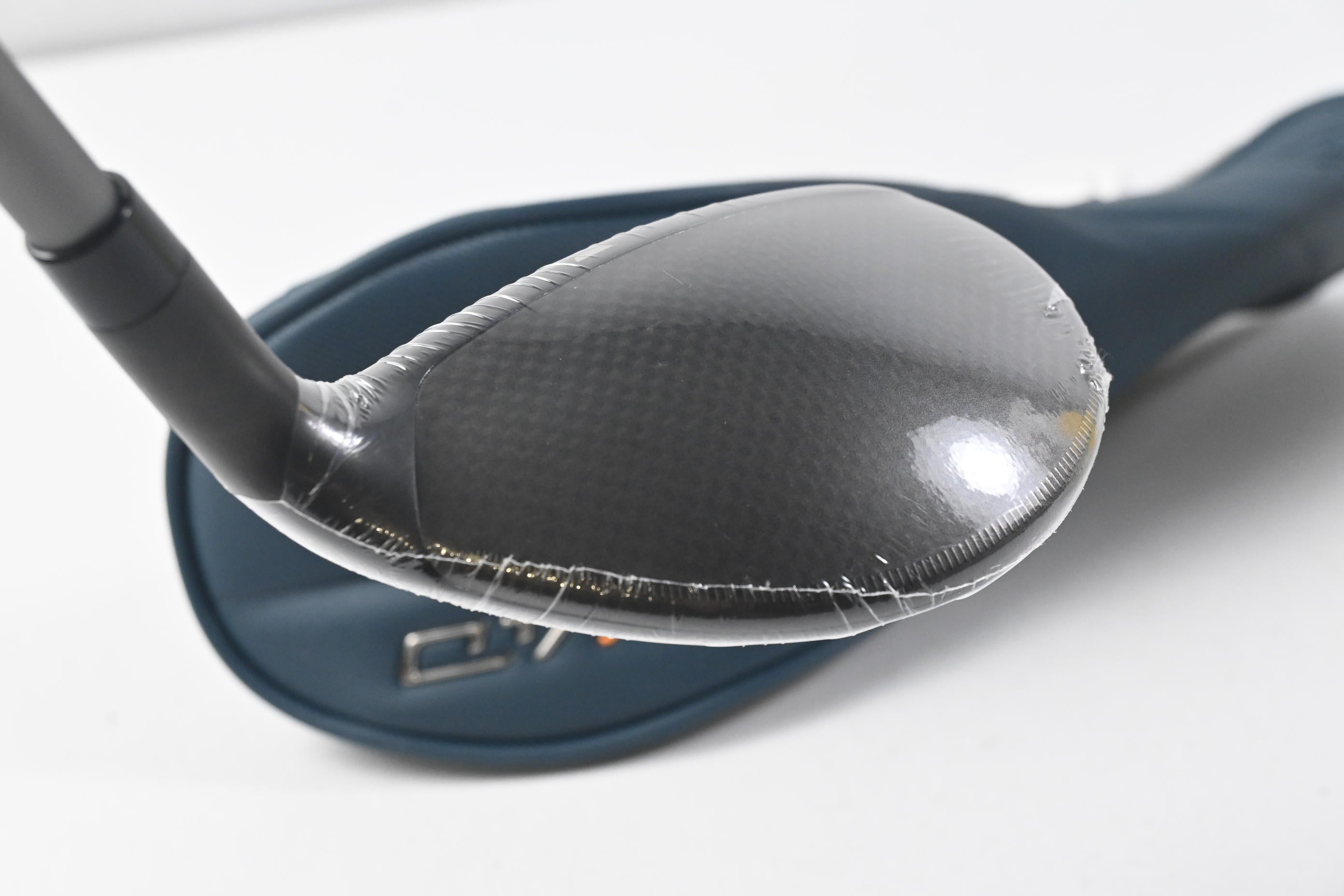 Ladies Taylormade Qi4D Max Lite #6 Hybrid / 30 Degree / Ladies Flex Reax 40