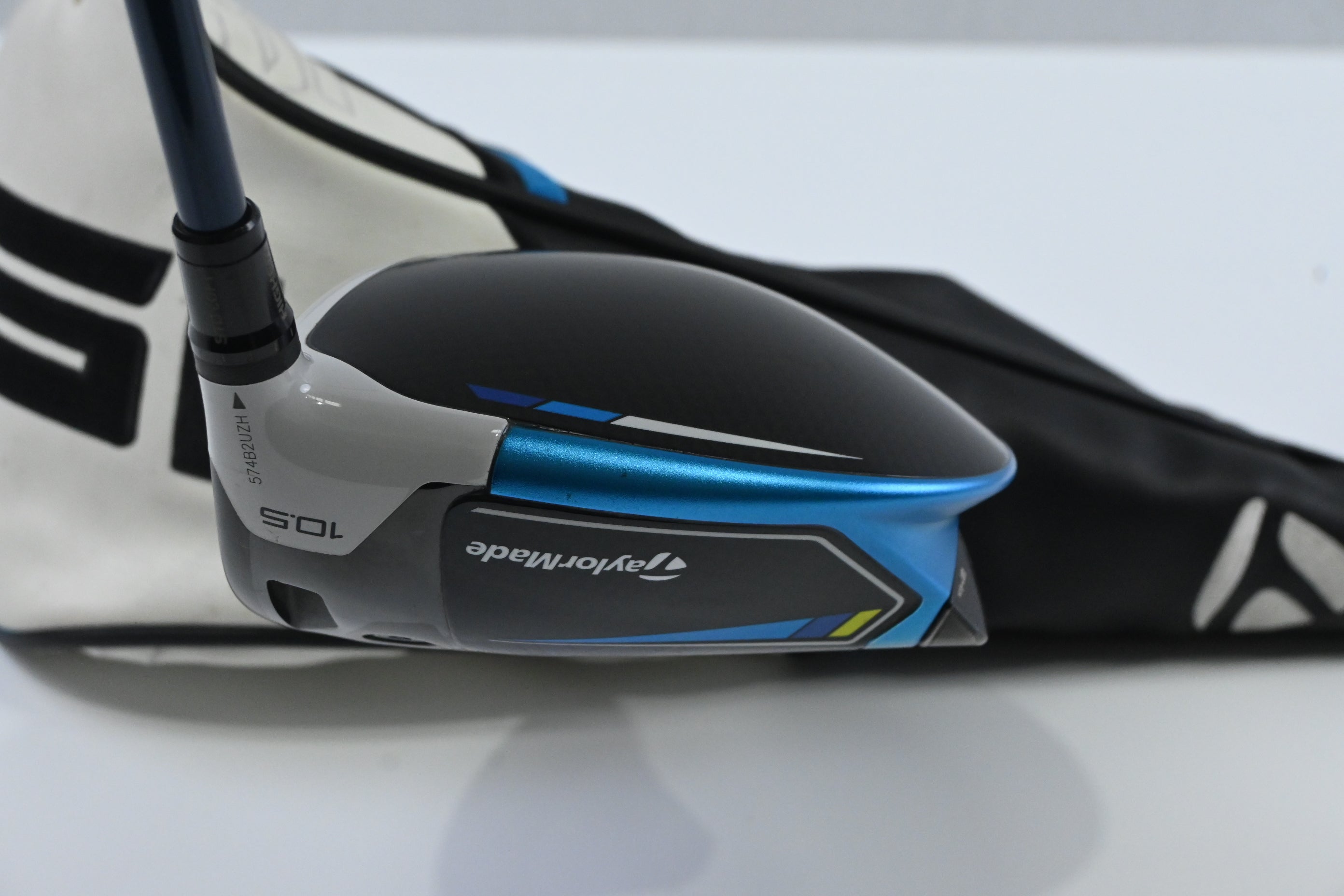Taylormade SIM2 Max Driver / 10.5 Degree / Regular Flex Fujikura Ventus Blue 5