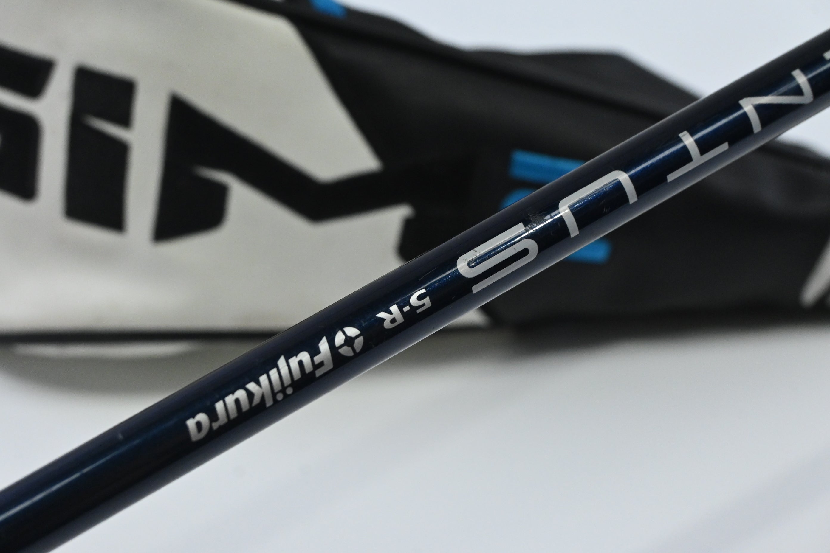 Taylormade SIM2 Max Driver / 10.5 Degree / Regular Flex Fujikura Ventus Blue 5