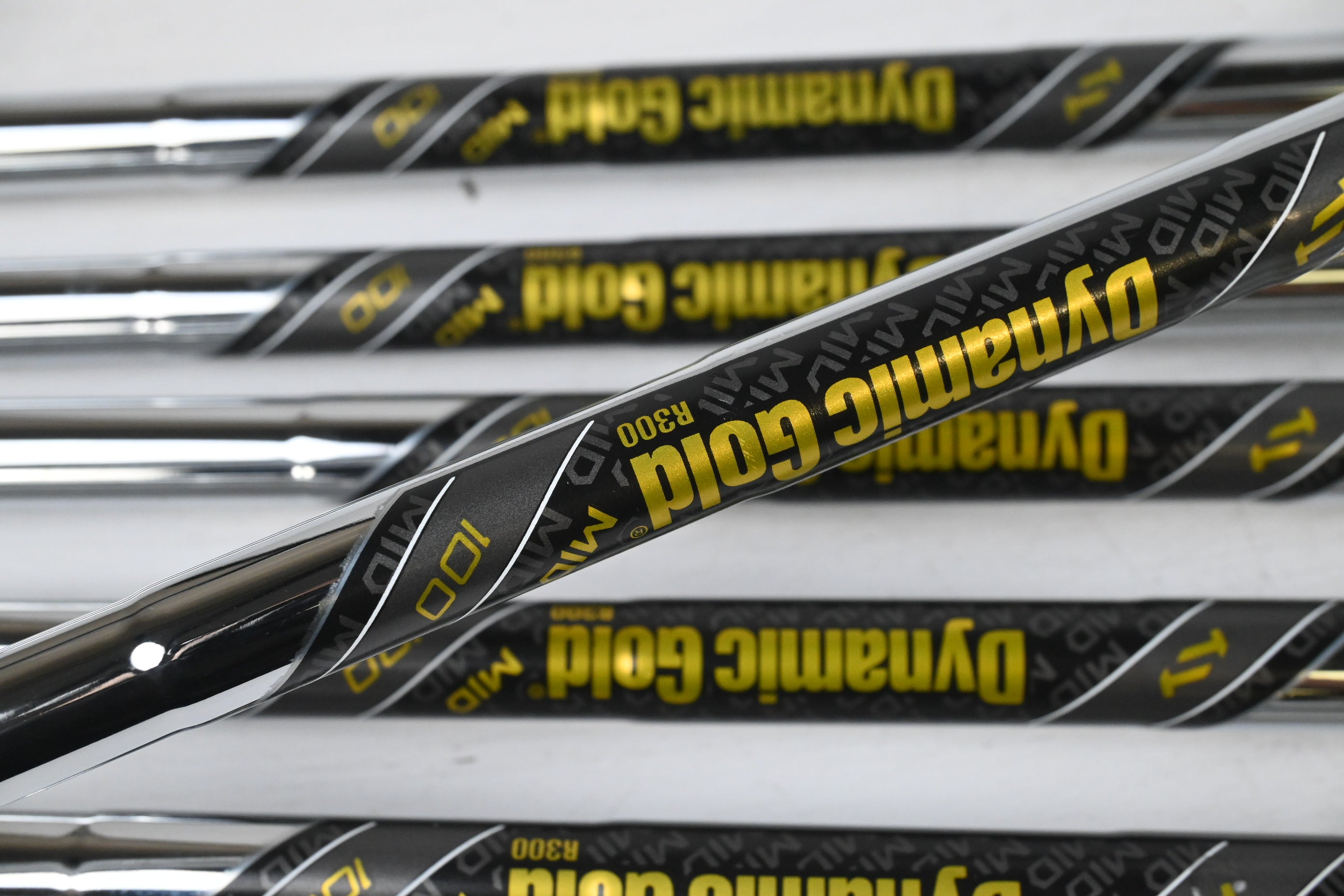 Mizuno JPX 925 Hot Metal HL Irons / 5-PW / Regular Flex Dynamic Gold Mid 100