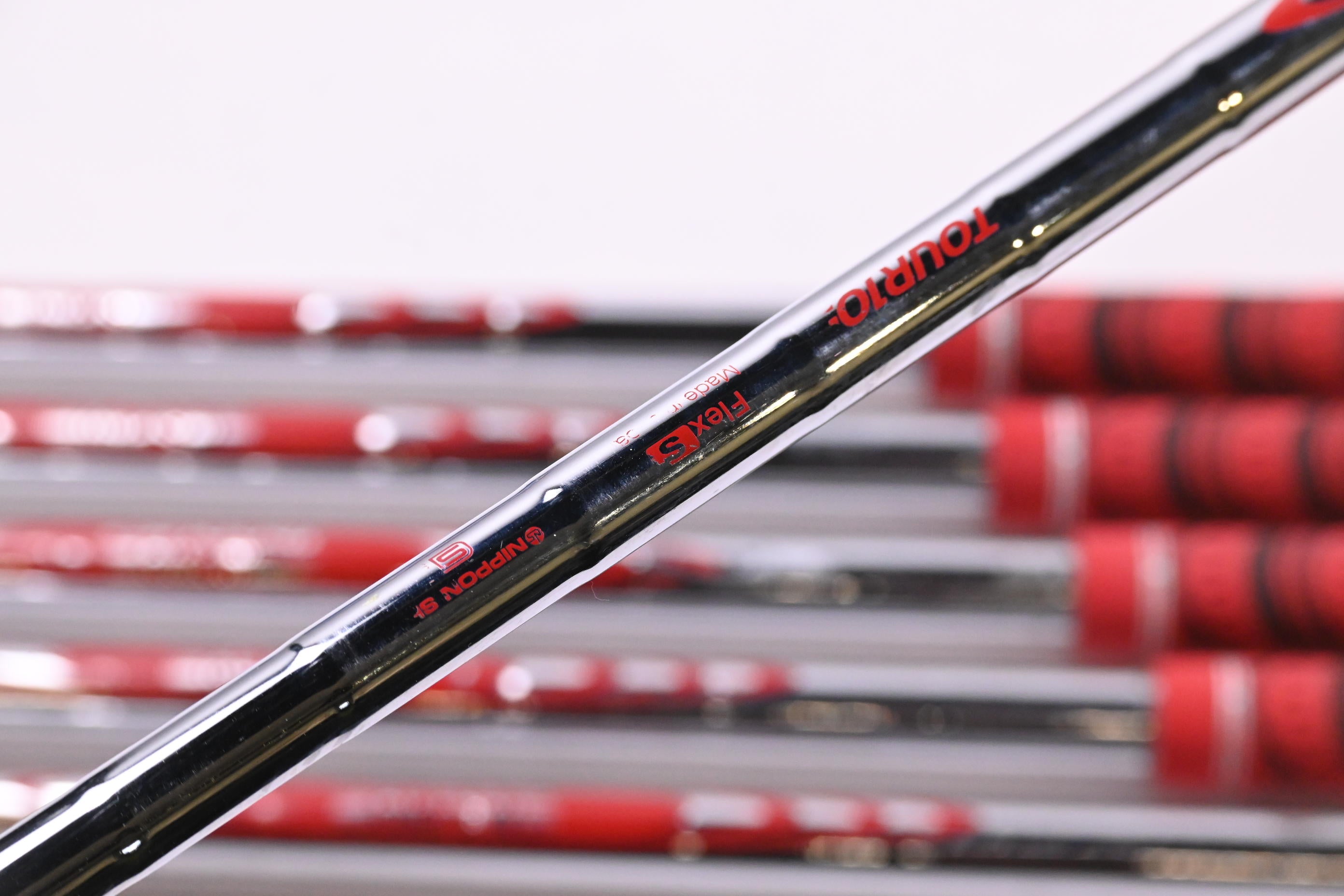 Ping G410 Irons / 5-PW / Red Dot / Stiff Flex N.S.Pro Modus³ Tour 105 Shafts