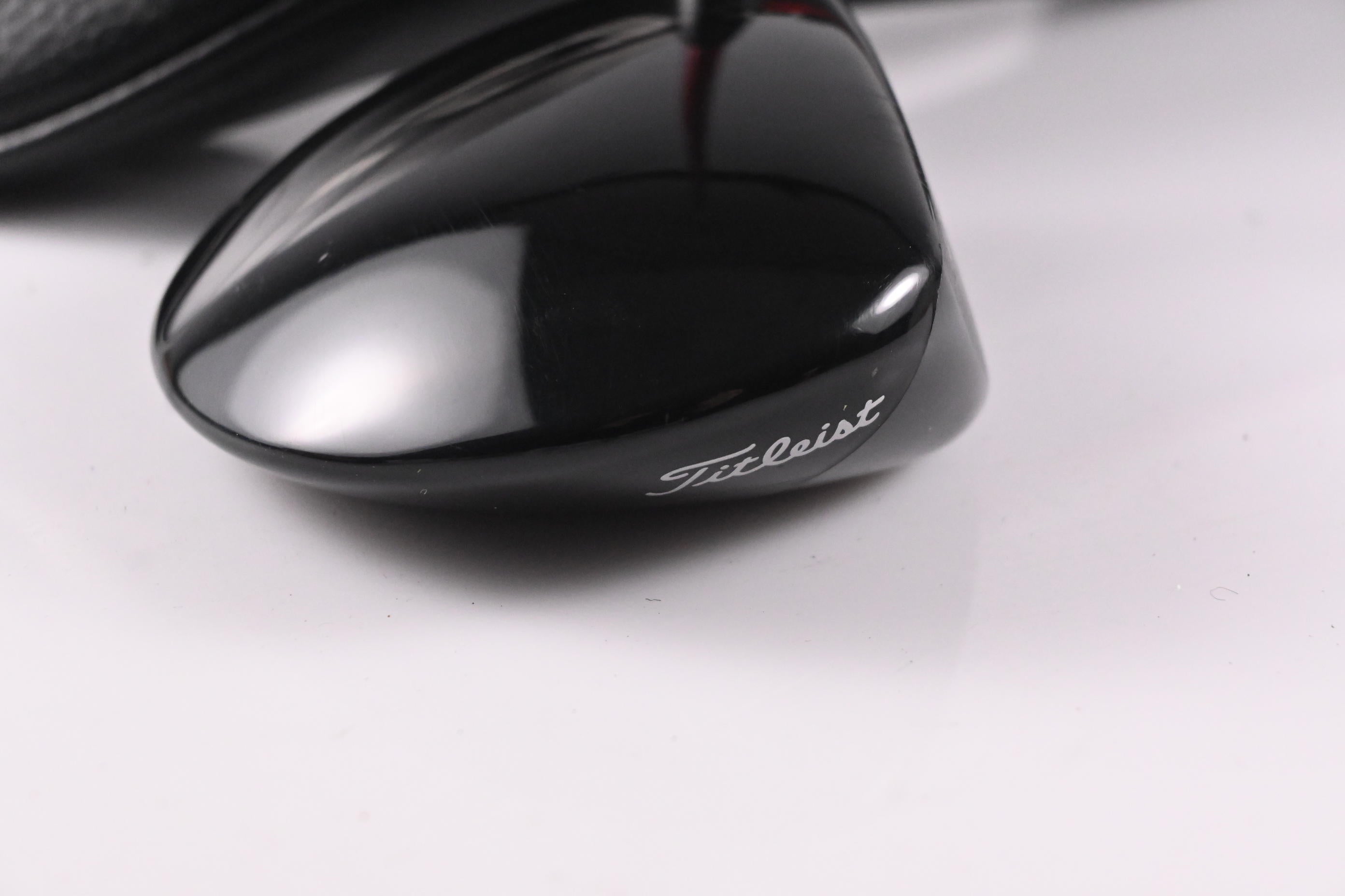Titleist GT2 #5 Wood / 18 Degree / Regular Flex Denali Red 60 Shaft