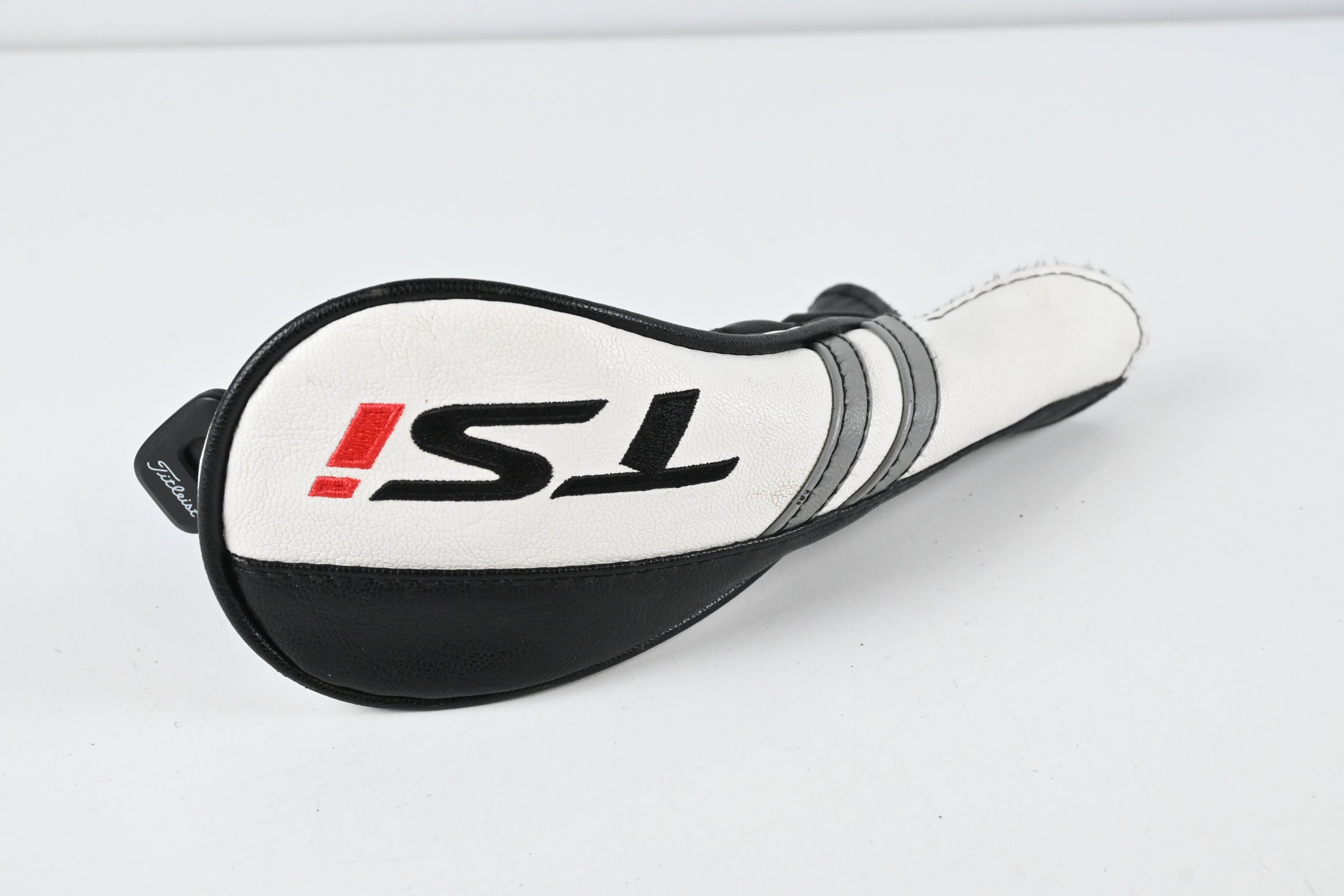 Titleist TSi3 #2 Hybrid / 18 Degree / X-Flex Tour AD IZ-95 Shaft