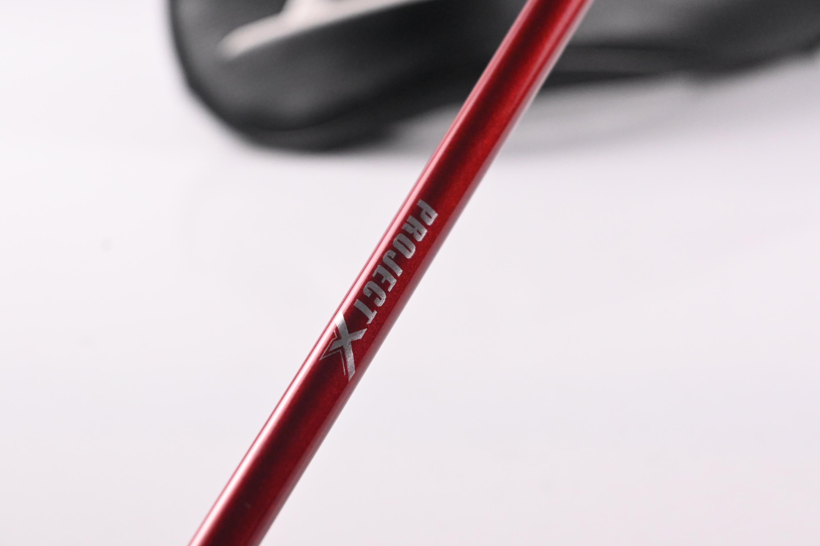 Titleist GT2 #5 Wood / 18 Degree / Regular Flex Denali Red 60 Shaft