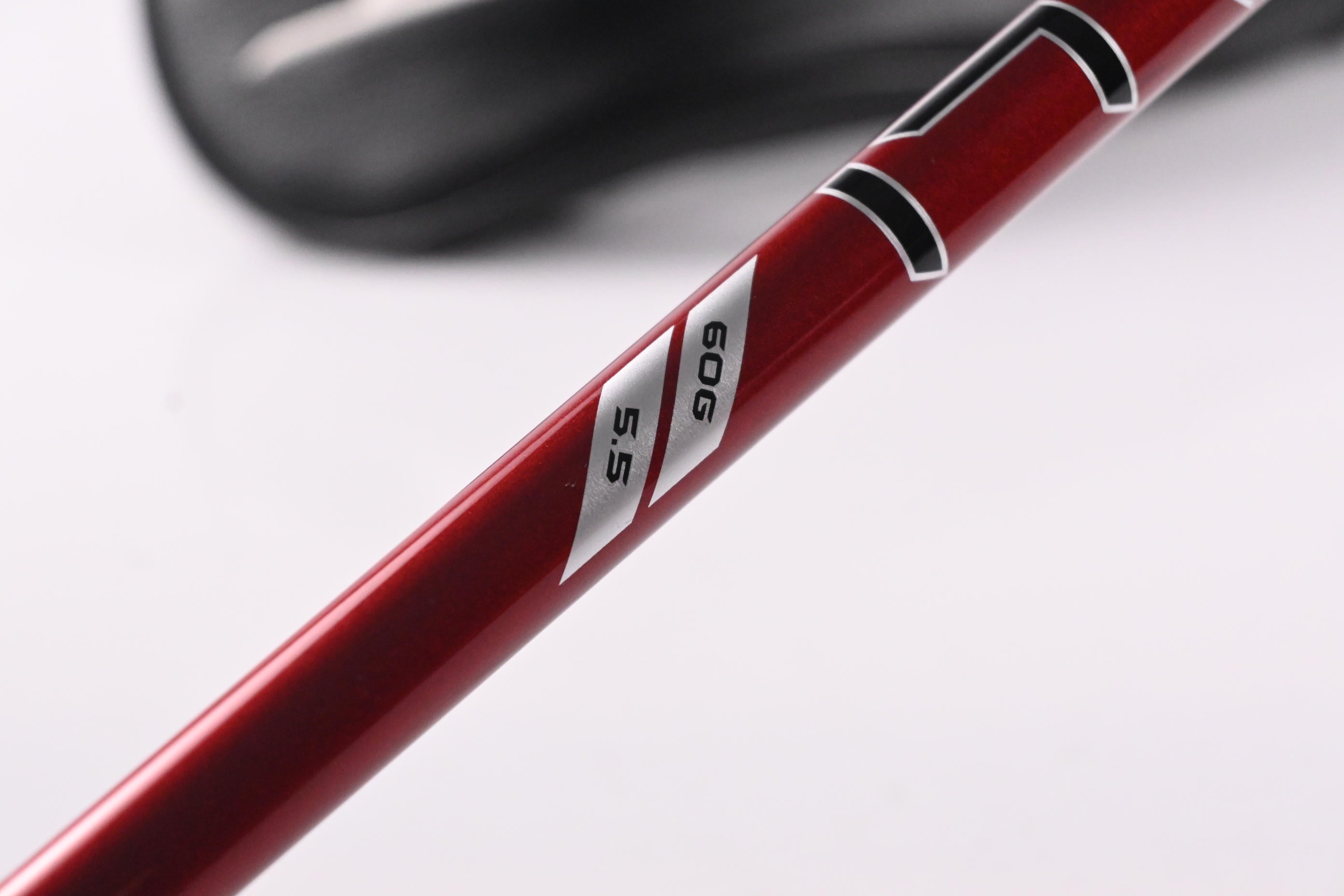 Titleist GT2 #5 Wood / 18 Degree / Regular Flex Denali Red 60 Shaft