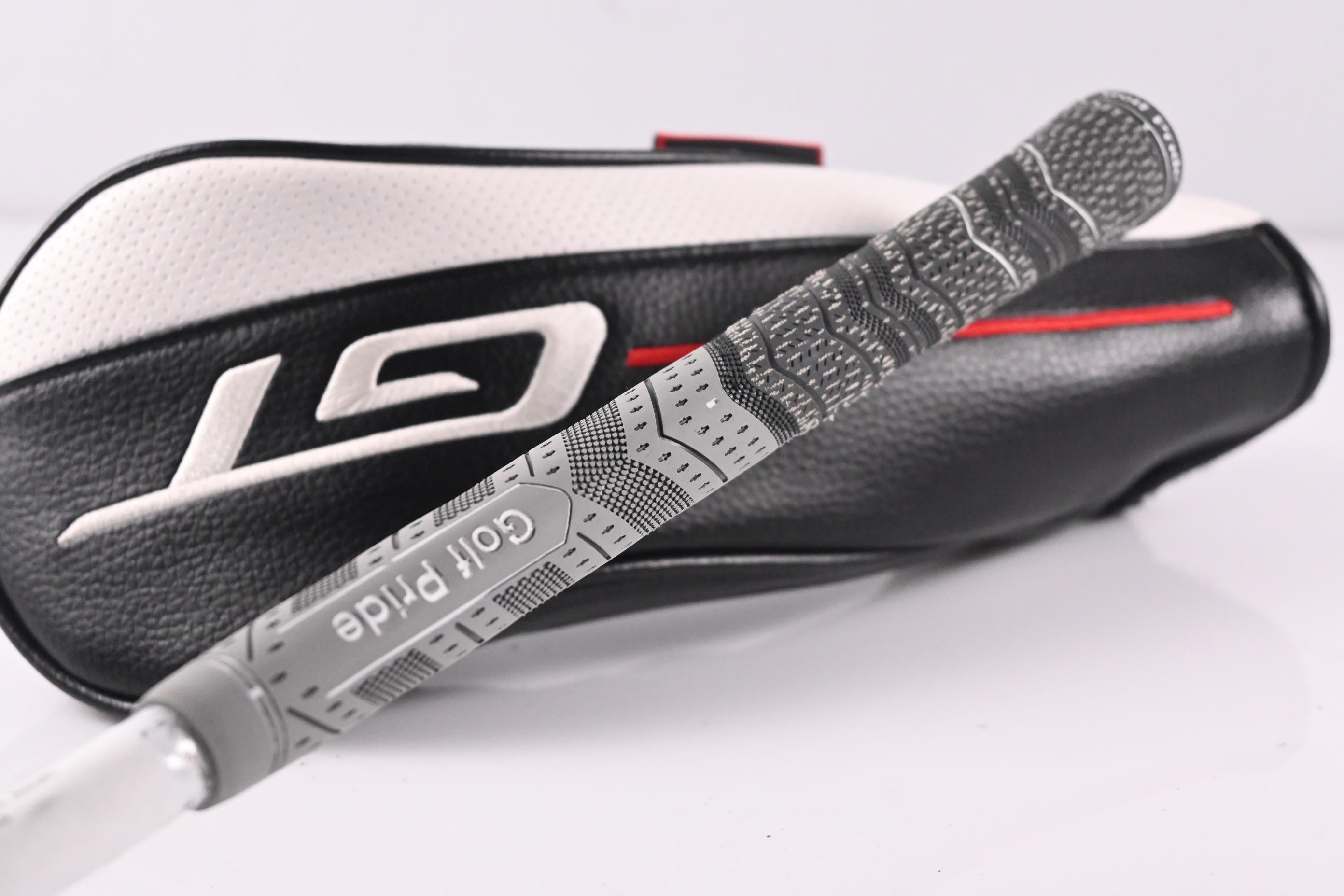 Titleist GT2 #5 Wood / 18 Degree / Regular Flex Denali Red 60 Shaft