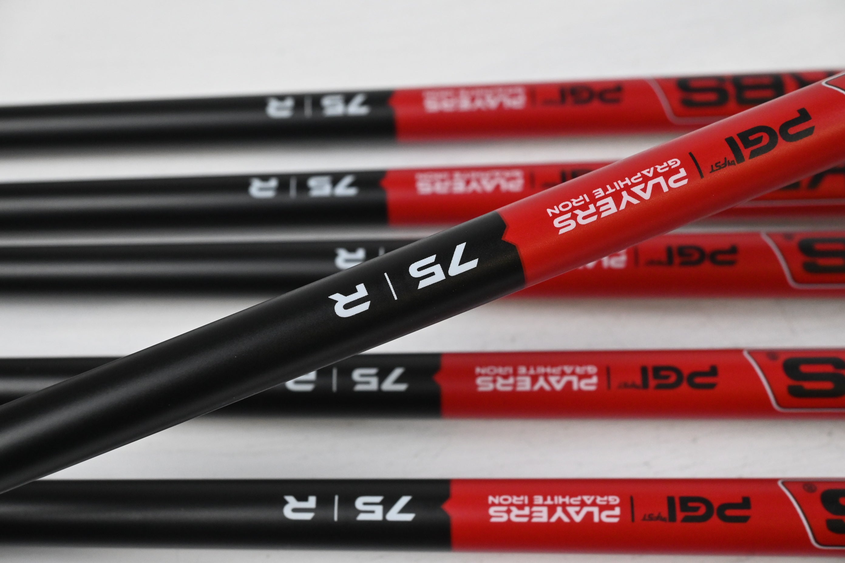 Cobra DS-Adapt Max Irons / 5-PW+GW / Regular Flex KBS PGI 75 Shafts