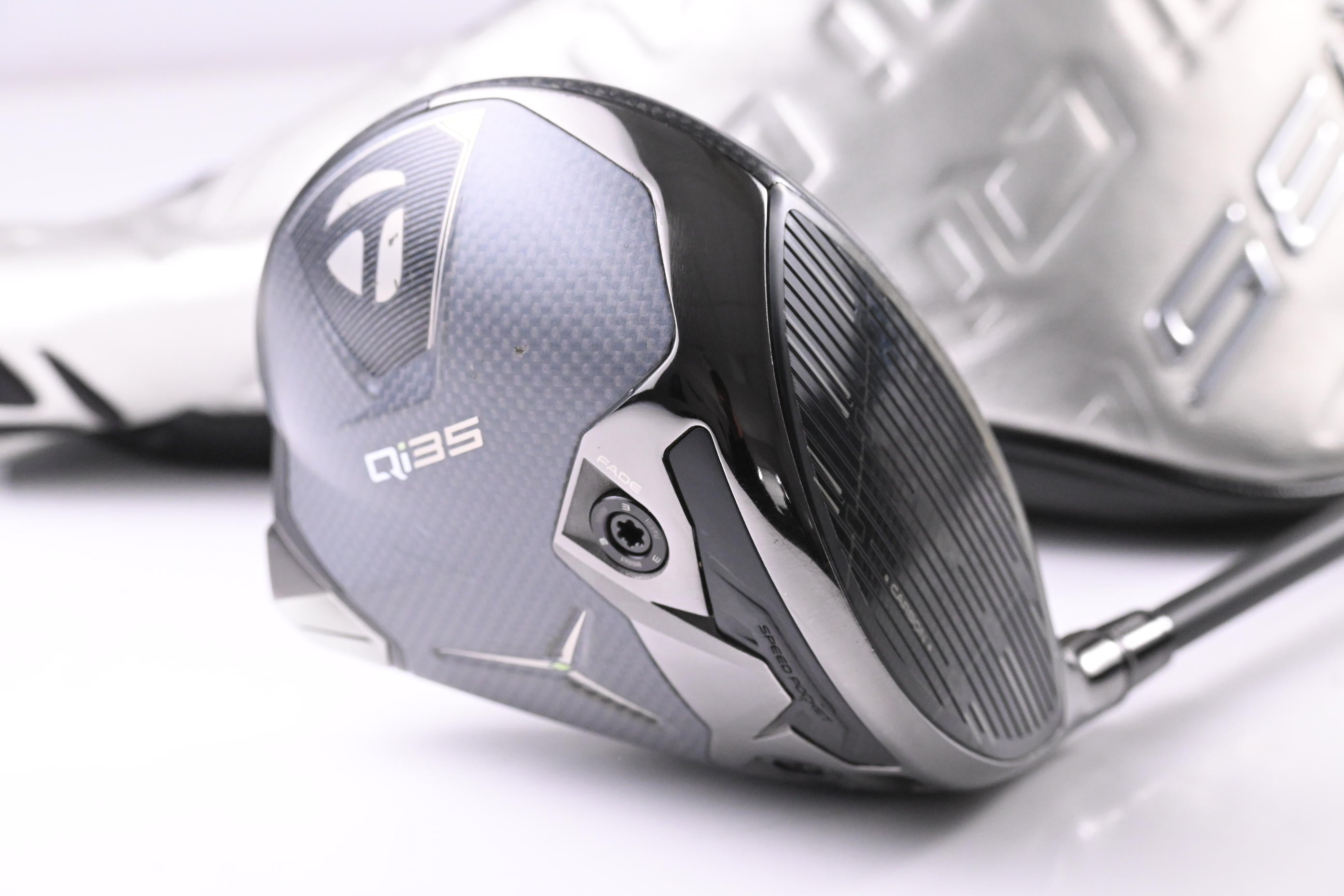 Taylormade Qi35 LS Driver / 9 Degree / Stiff Flex Kai'Li Dark Waves White 60