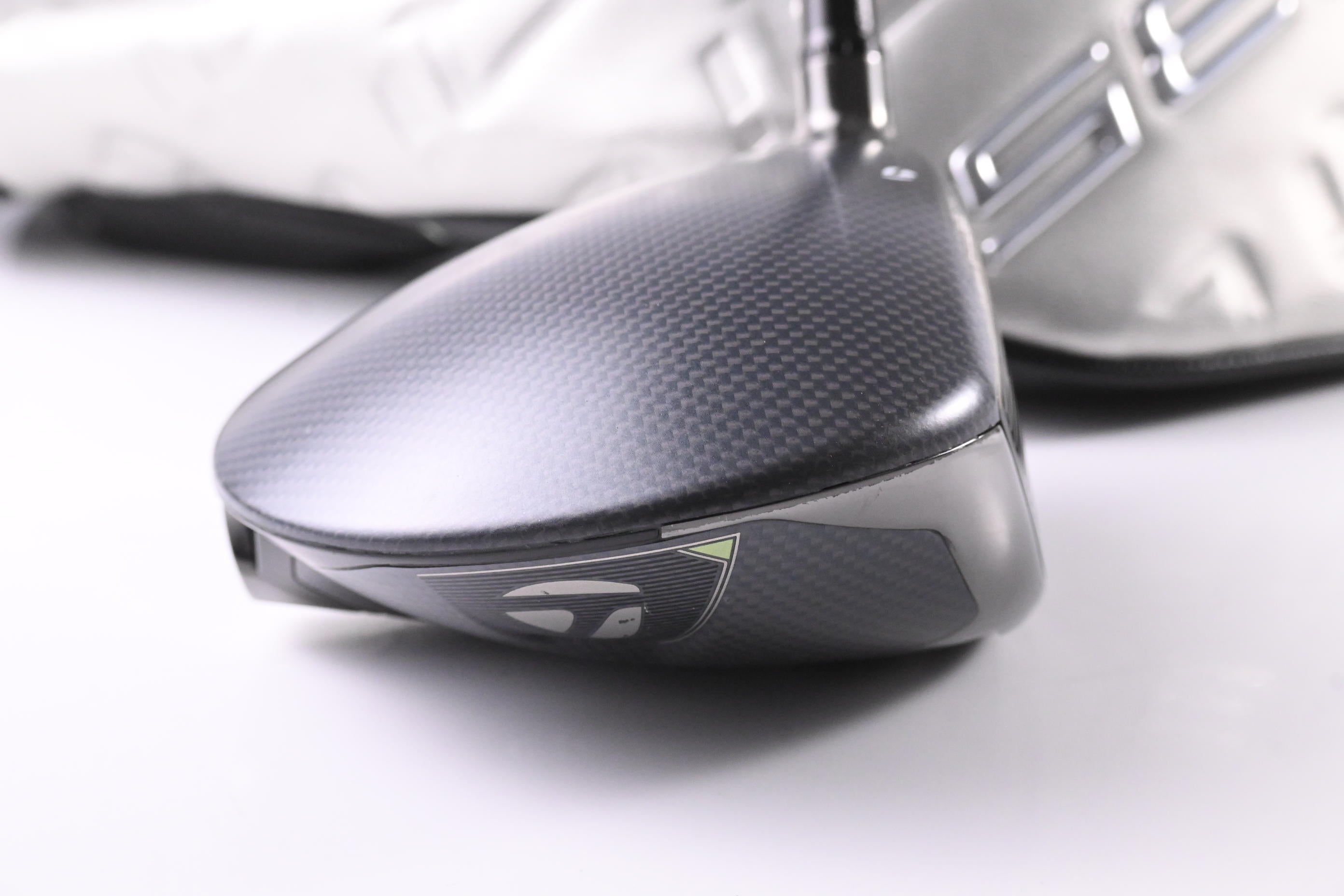 Taylormade Qi35 LS Driver / 9 Degree / Stiff Flex Kai'Li Dark Waves White 60