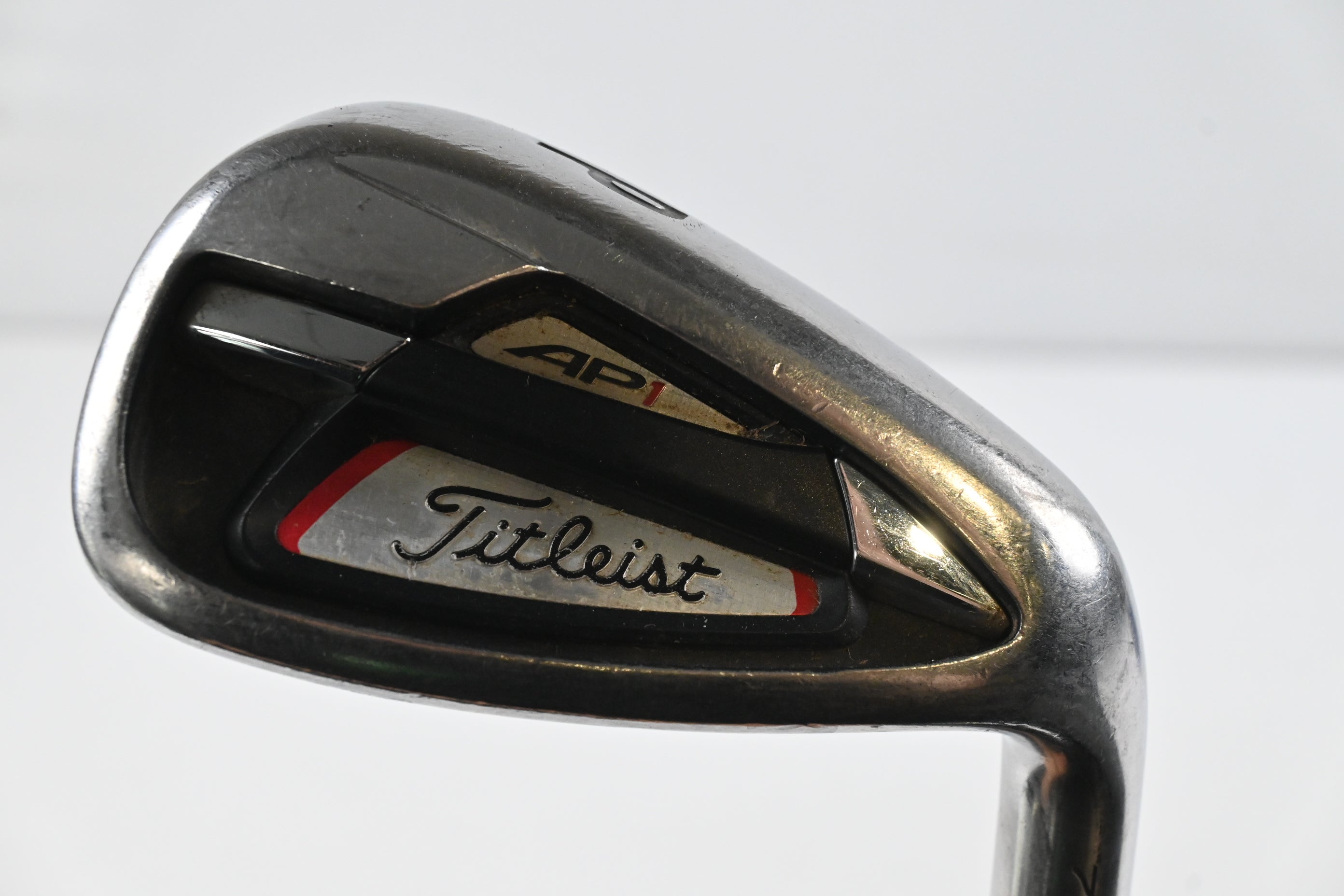 Titleist 714 AP1 Pitching Wedge / 44 Degree / Regular Flex XP 95 R300 Shaft