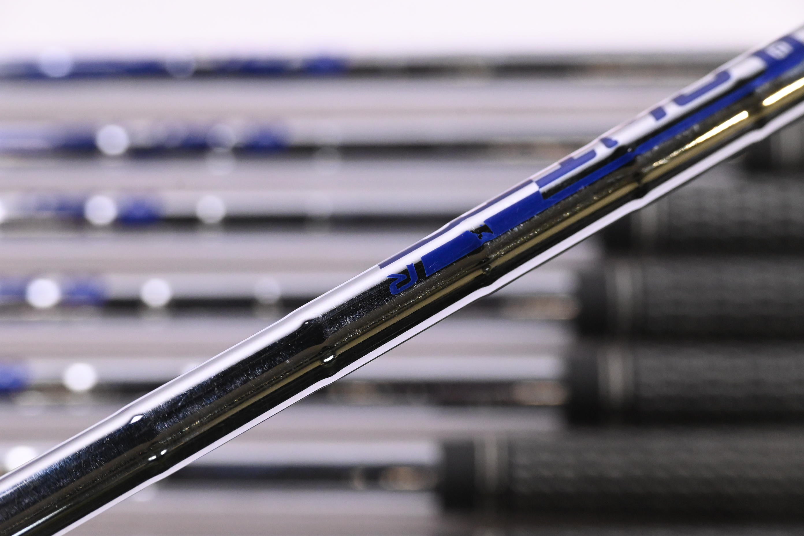 Left Hand Ping G Series Irons / 4-PW+GW+SW / Blue Dot / Regular Flex Ping AWT
