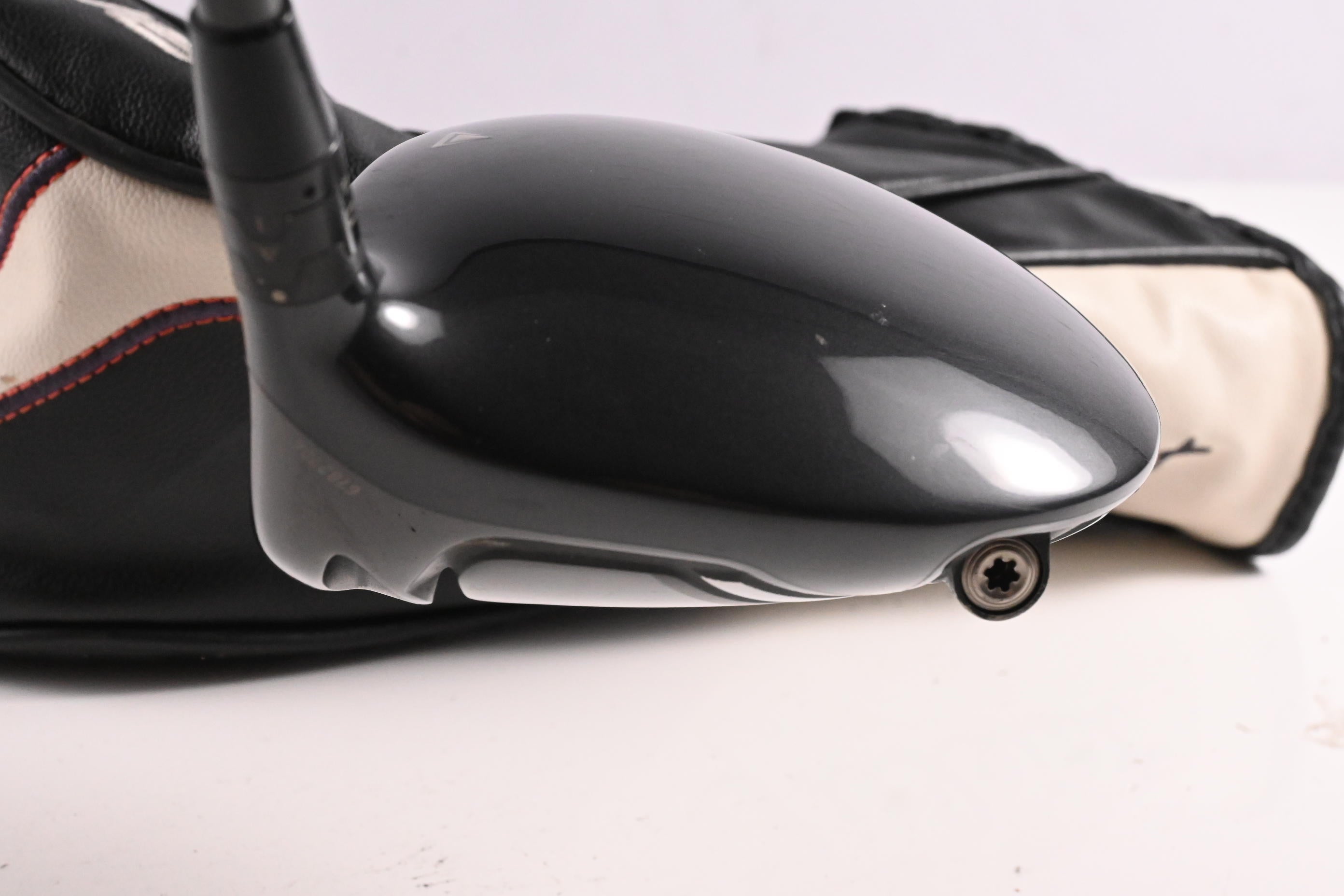 Titleist 917 D2 Driver / 9.5 Degree / Regular Flex Diamana M+ 50 LTD Shaft