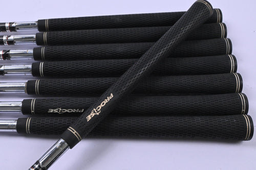 Taylormade 320 Steel Irons / 3-PW / Regular Flex Taylormade 80 Shafts