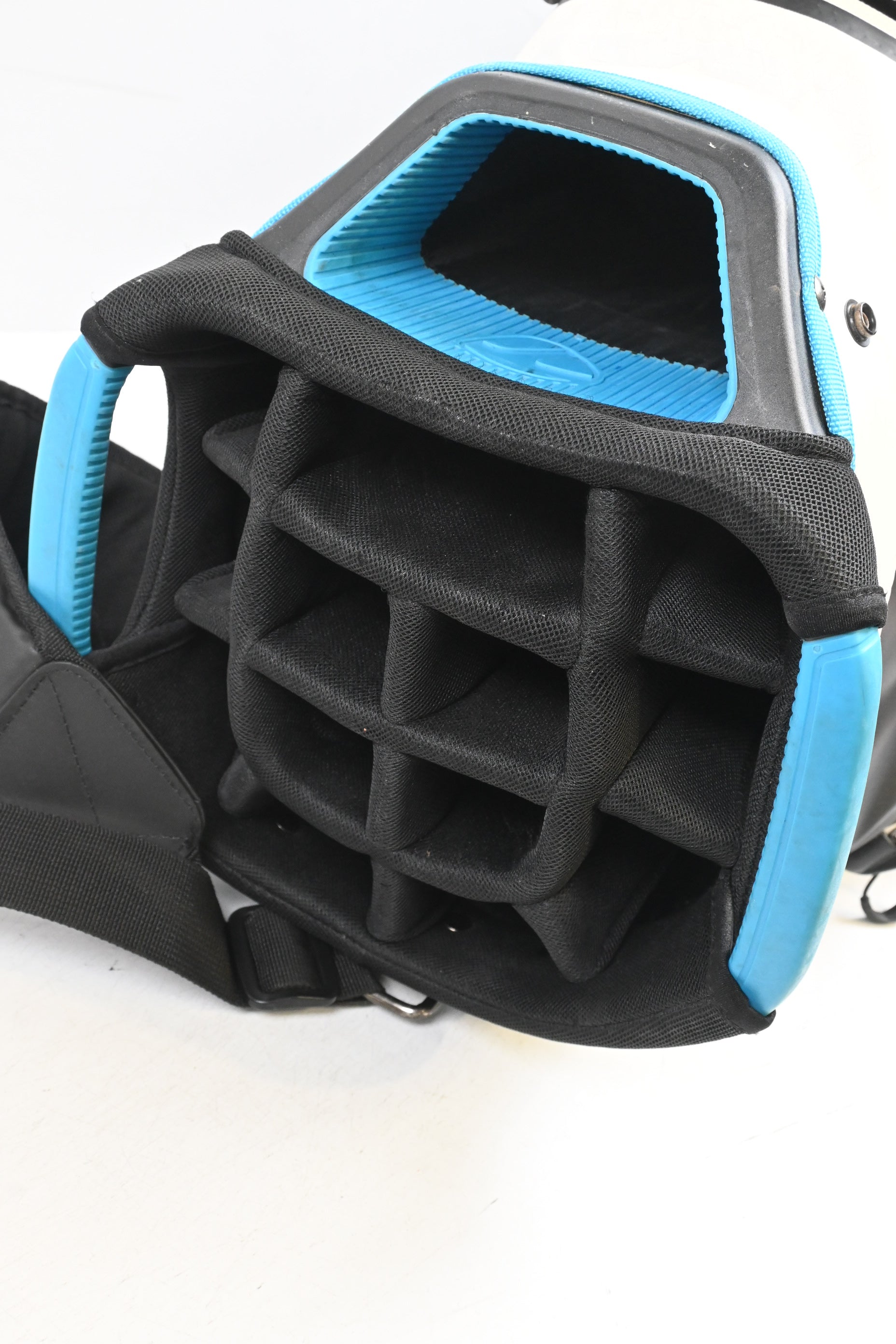 Taylormade Storm.Dry Cart Bag / 14-Way Divider / White, Black & Blue