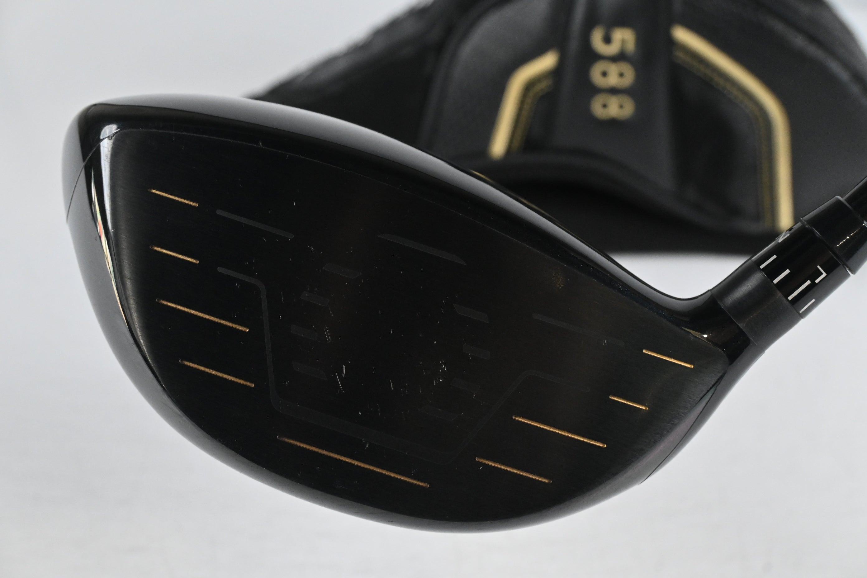 Cleveland 588 Custom Driver / 9 Degree / Regular Flex Miyazaki B.Asha 4