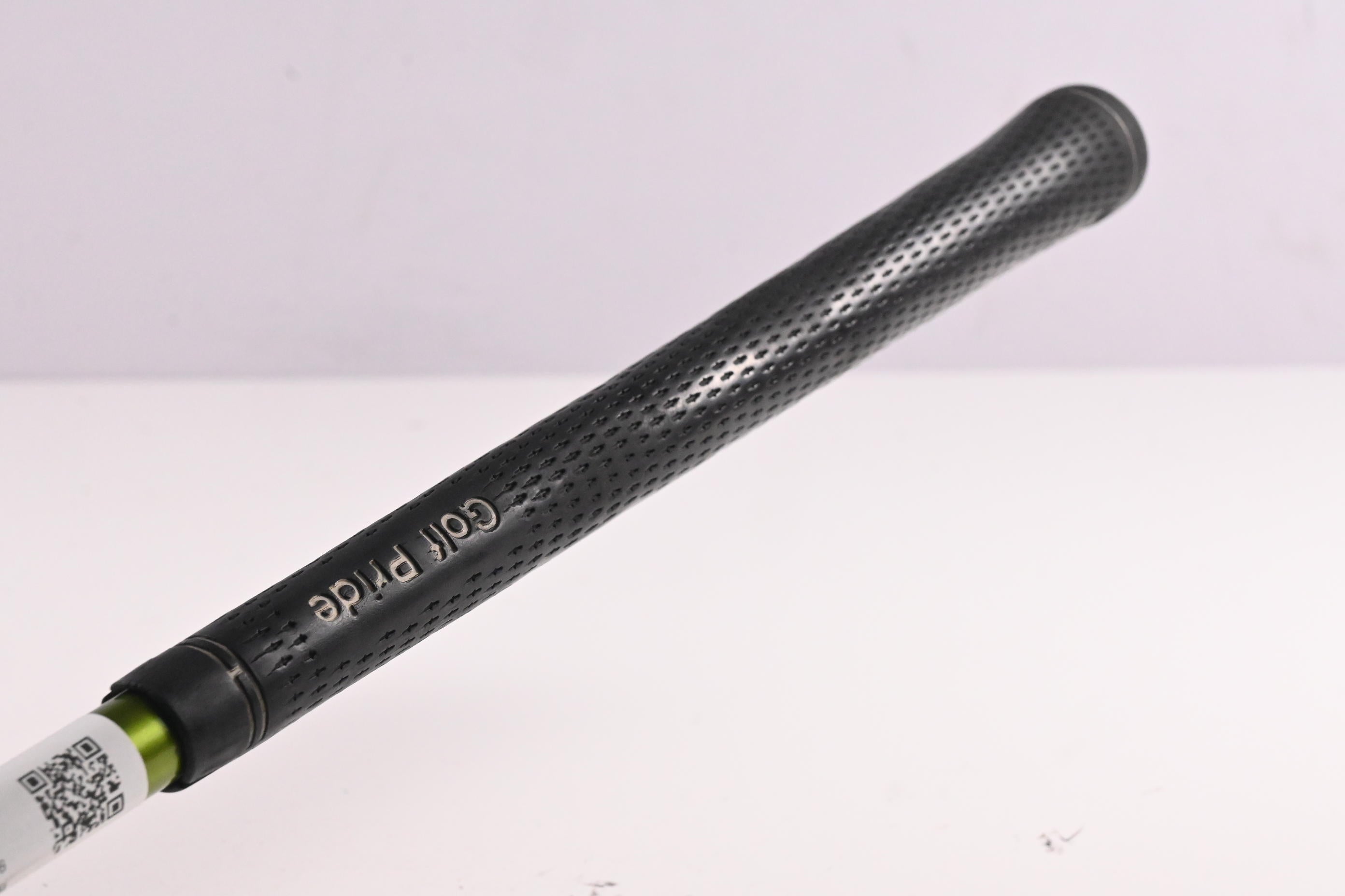 Titleist 907 D2 Driver / 9.5 Degree / Stiff Flex Aldila NV 65 Shaft