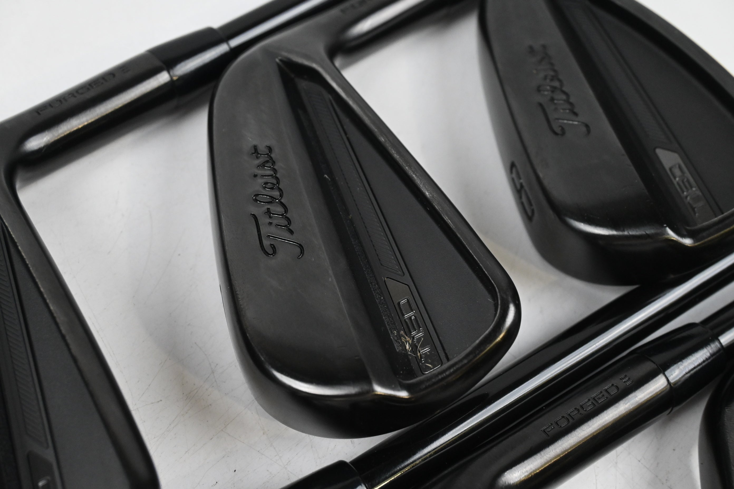 Titleist T150 Black Vapor Irons / 6-PW+GW / Regular Flex Tensei AV Red AM(2)