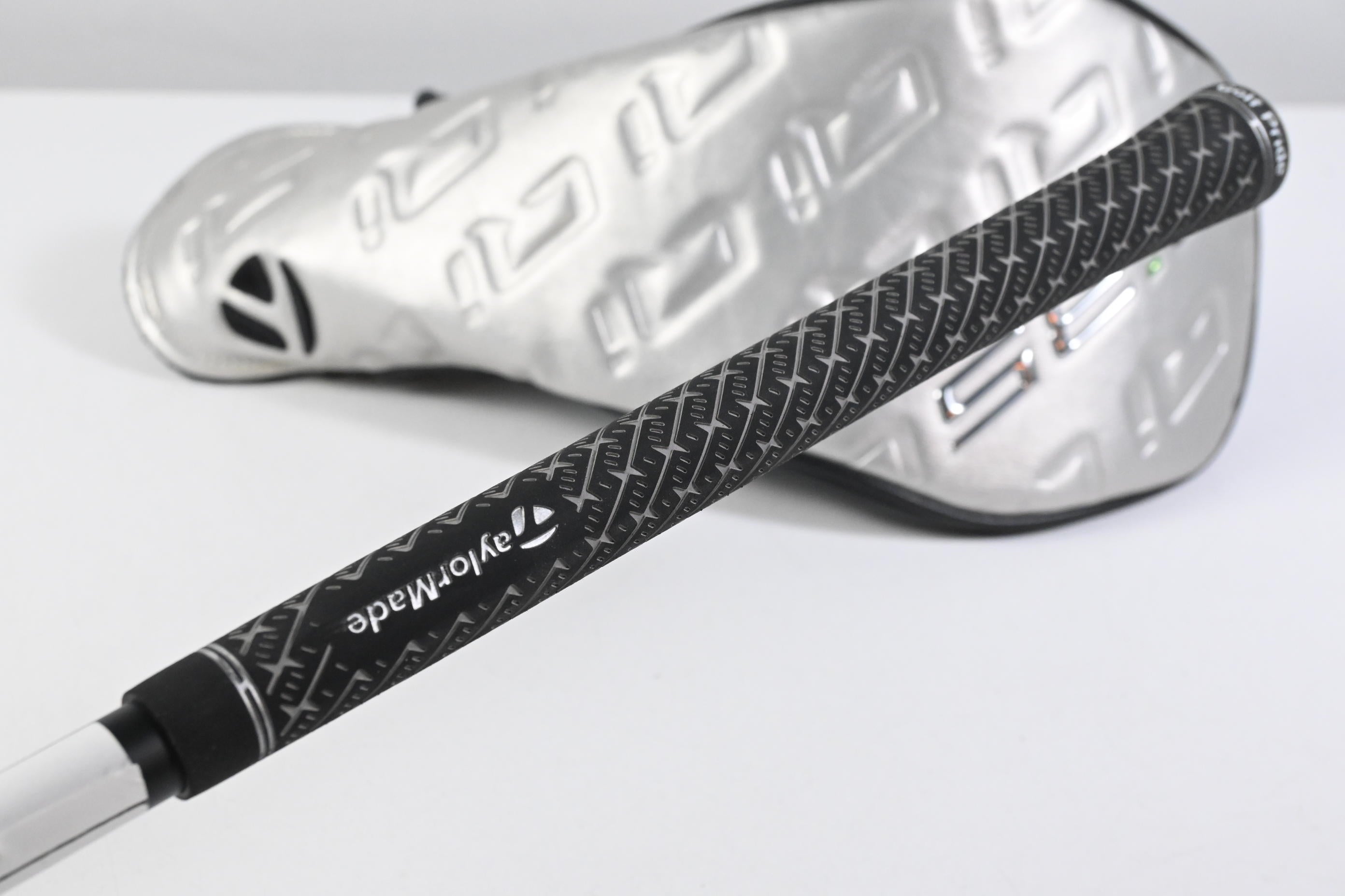 Taylormade Qi35 LS Driver / 8 Degree / Stiff Flex Fujikura AIRSPD 50 Shaft