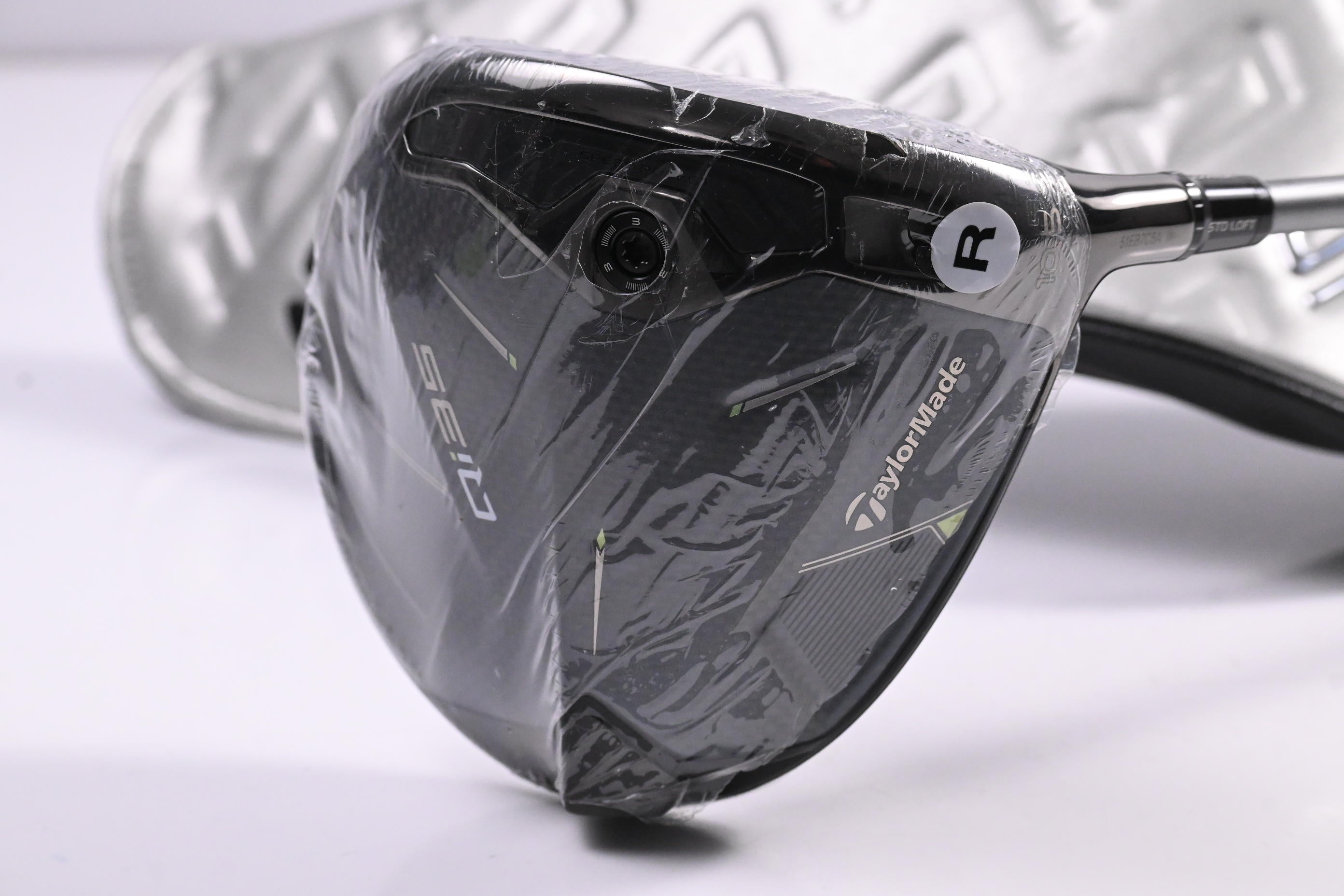 Taylormade Qi35 Driver / 10.5 Degree / Regular Flex Fujikura Air Speeder 50