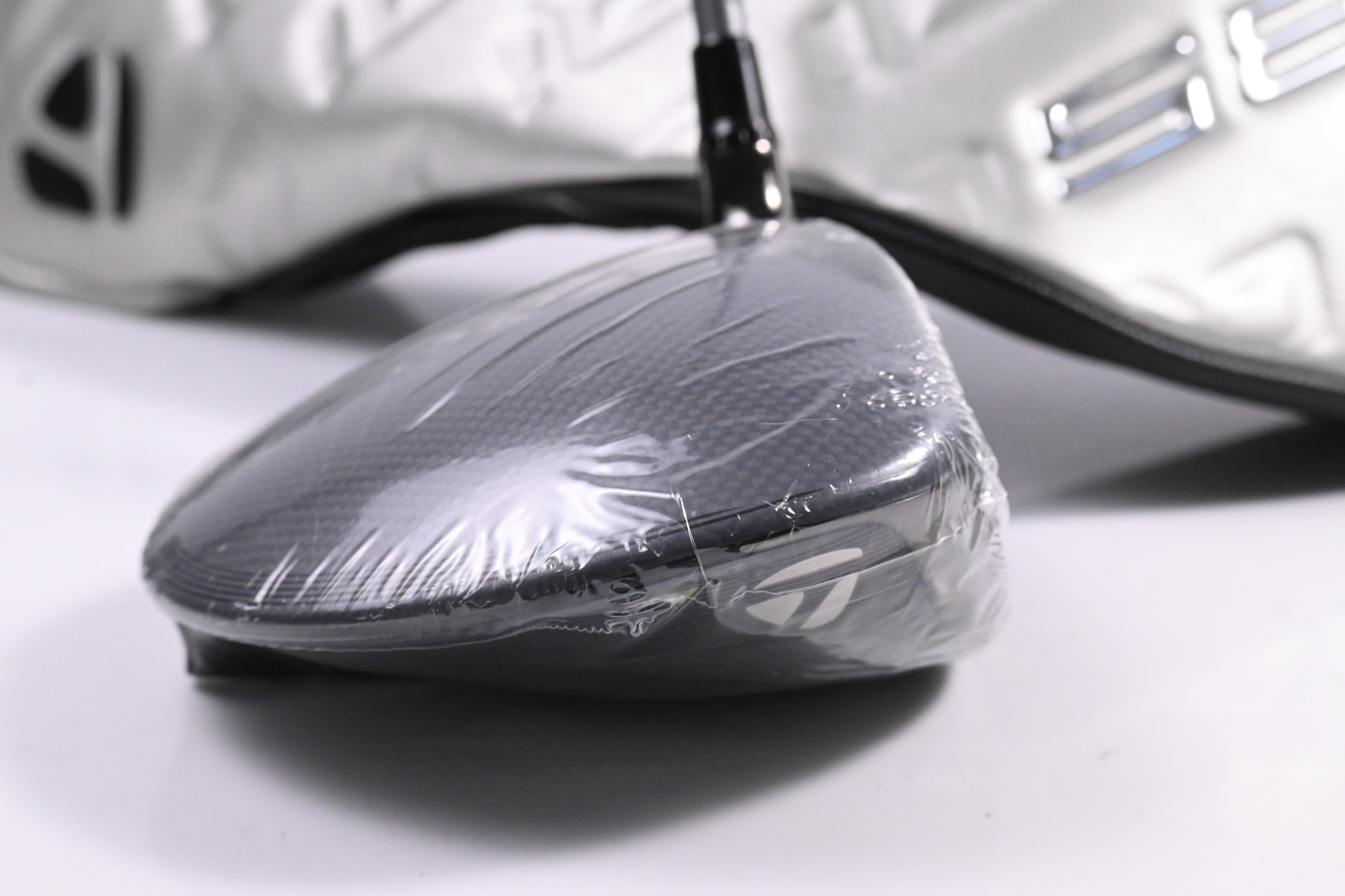 Taylormade Qi35 Driver / 10.5 Degree / Regular Flex Fujikura Air Speeder 50