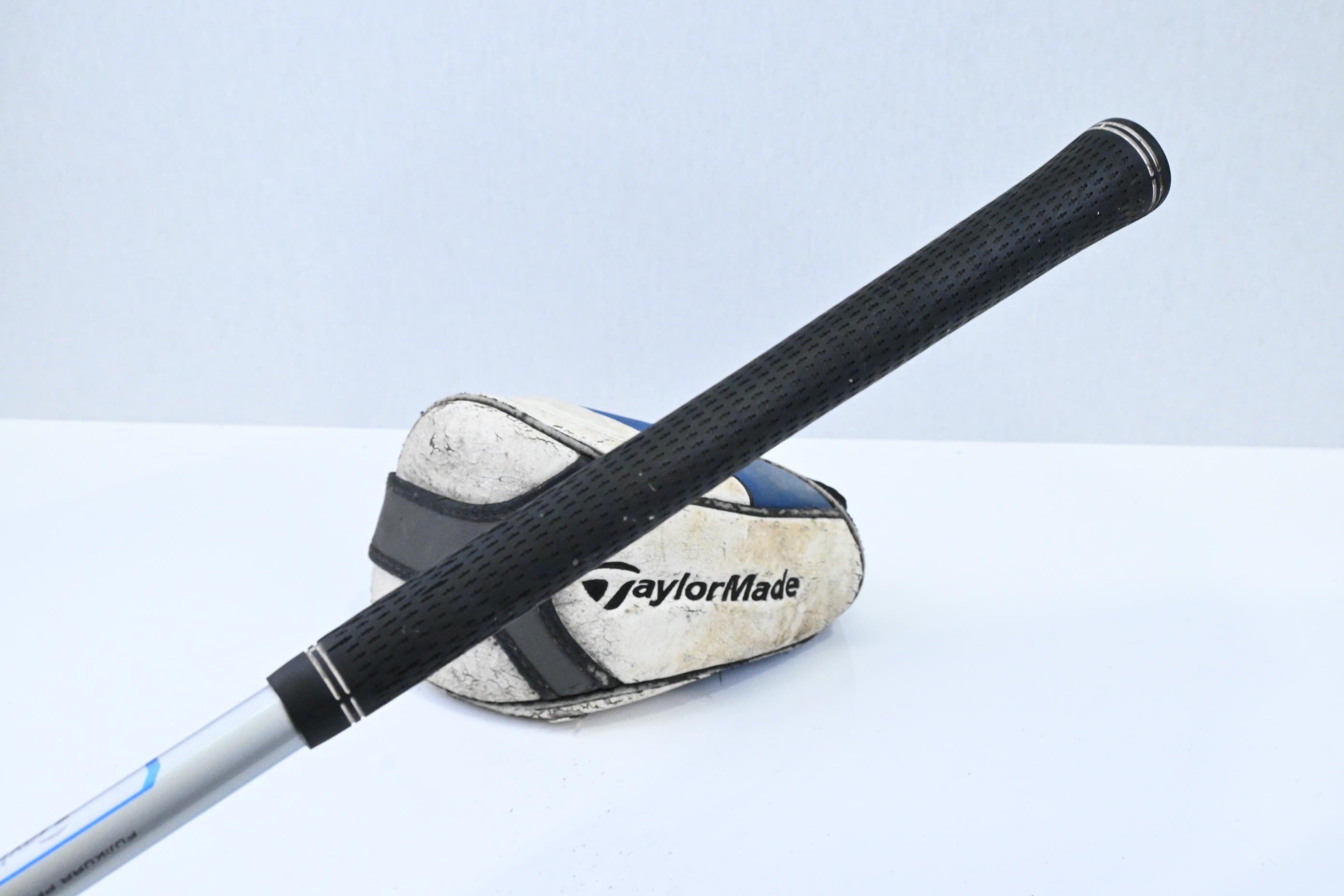 Taylormade SLDR White Driver / 9.5 Degree / Regular Flex Fujikura Speeder 57