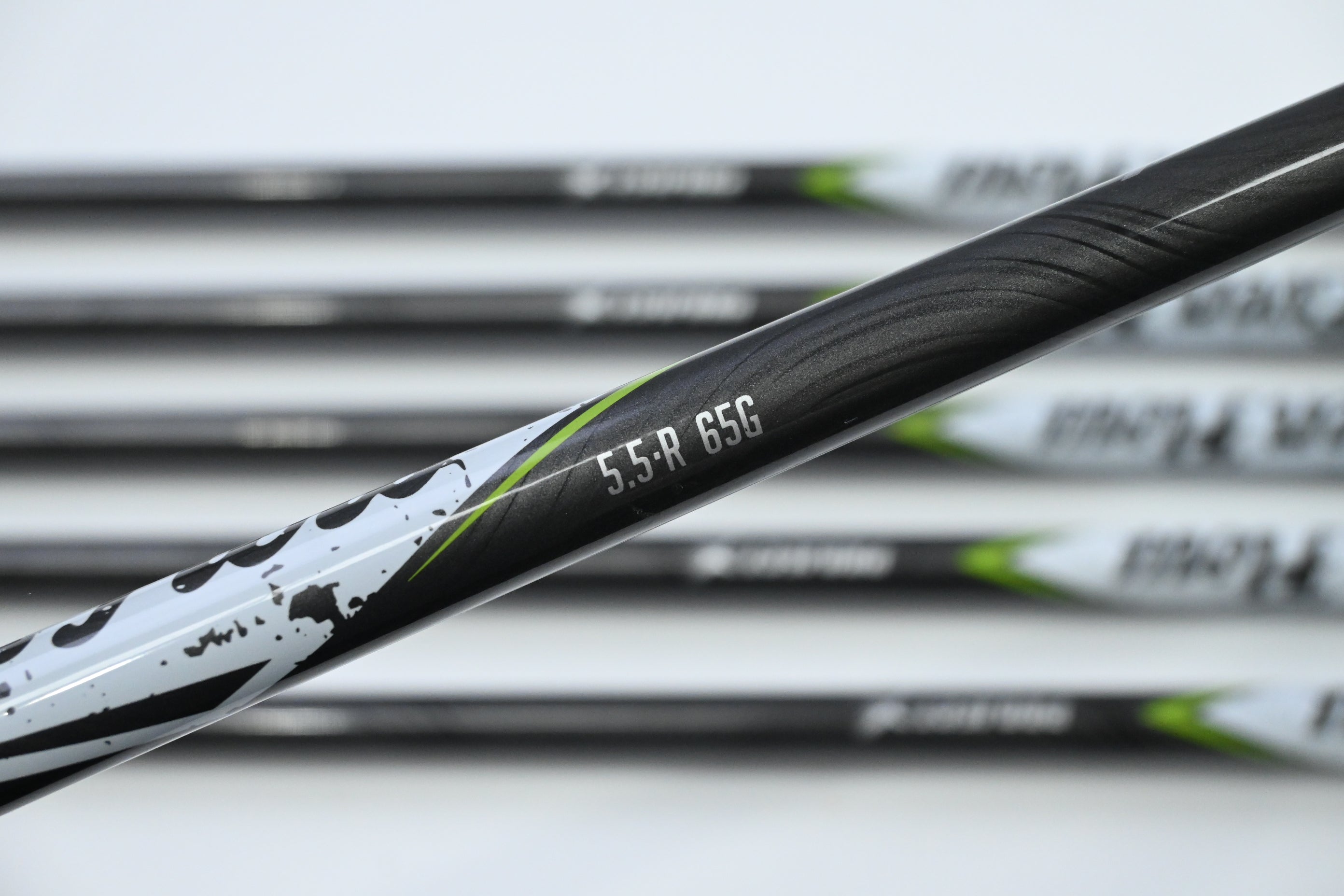 Wilson Launch Pad 2022 Irons / 5-PW / Regular Flex Evenflow Green 65 Shafts
