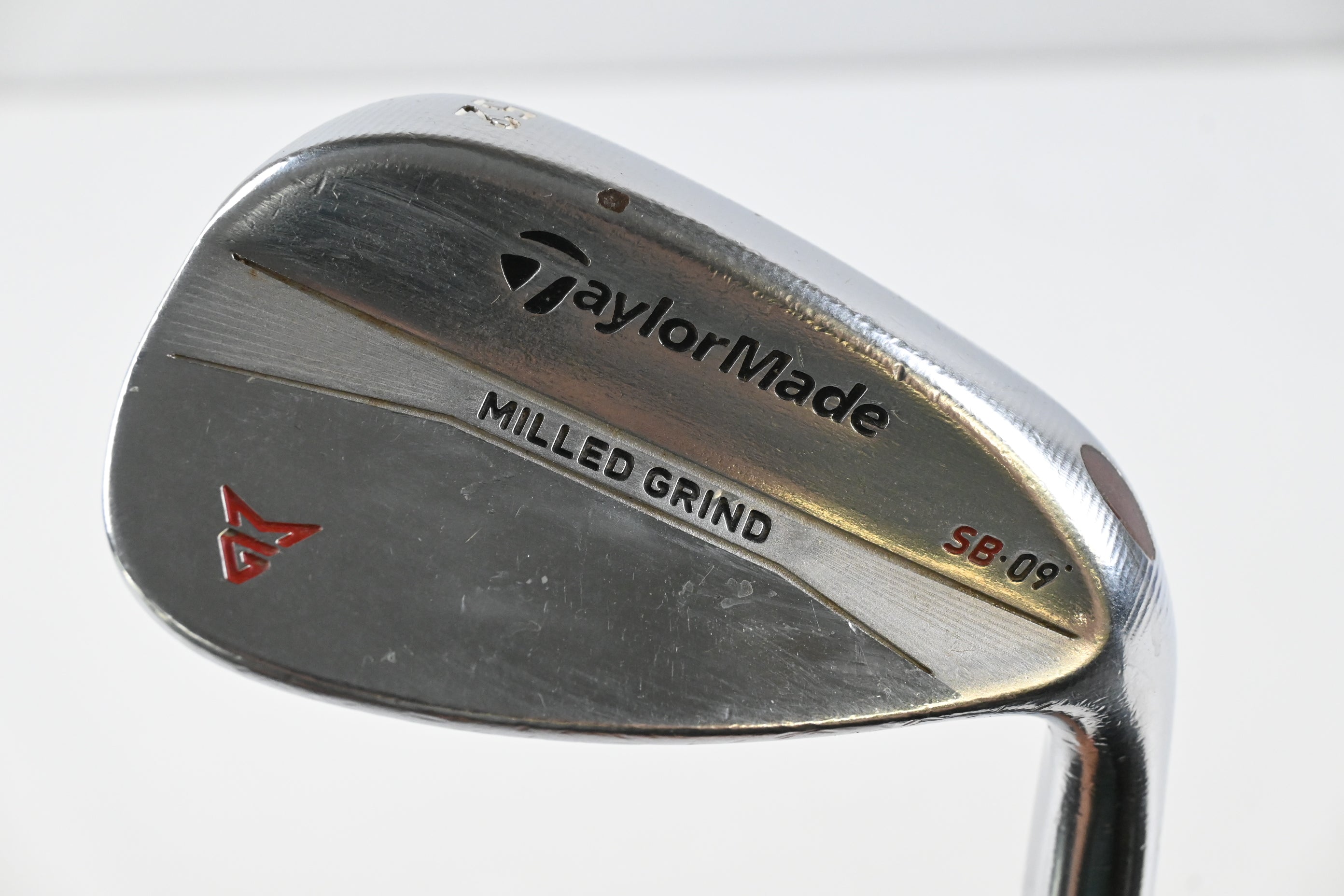 Taylormade Milled Grind Gap Wedge / 52 Degree / Wedge Flex Dynamic Gold Shaft