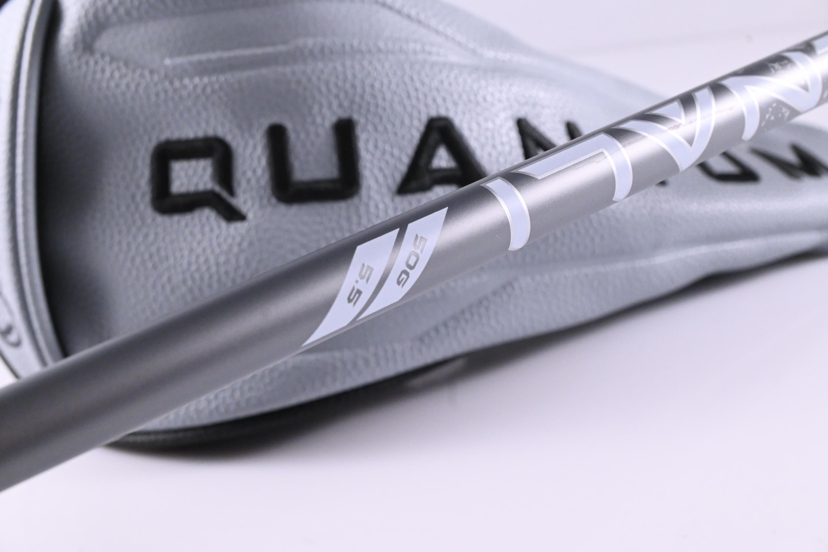 Callaway Quantum Max Driver / 10.5 Degree / Regular Flex Denali Frost Silver 50