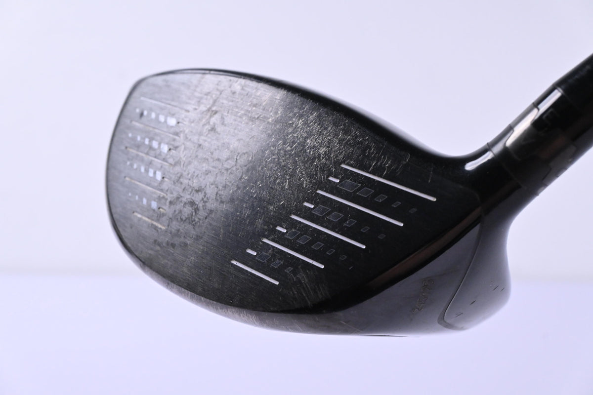 Titleist 913 D2 Driver / 10.5 Degree / Stiff Flex Diamana D+ 72 Shaft