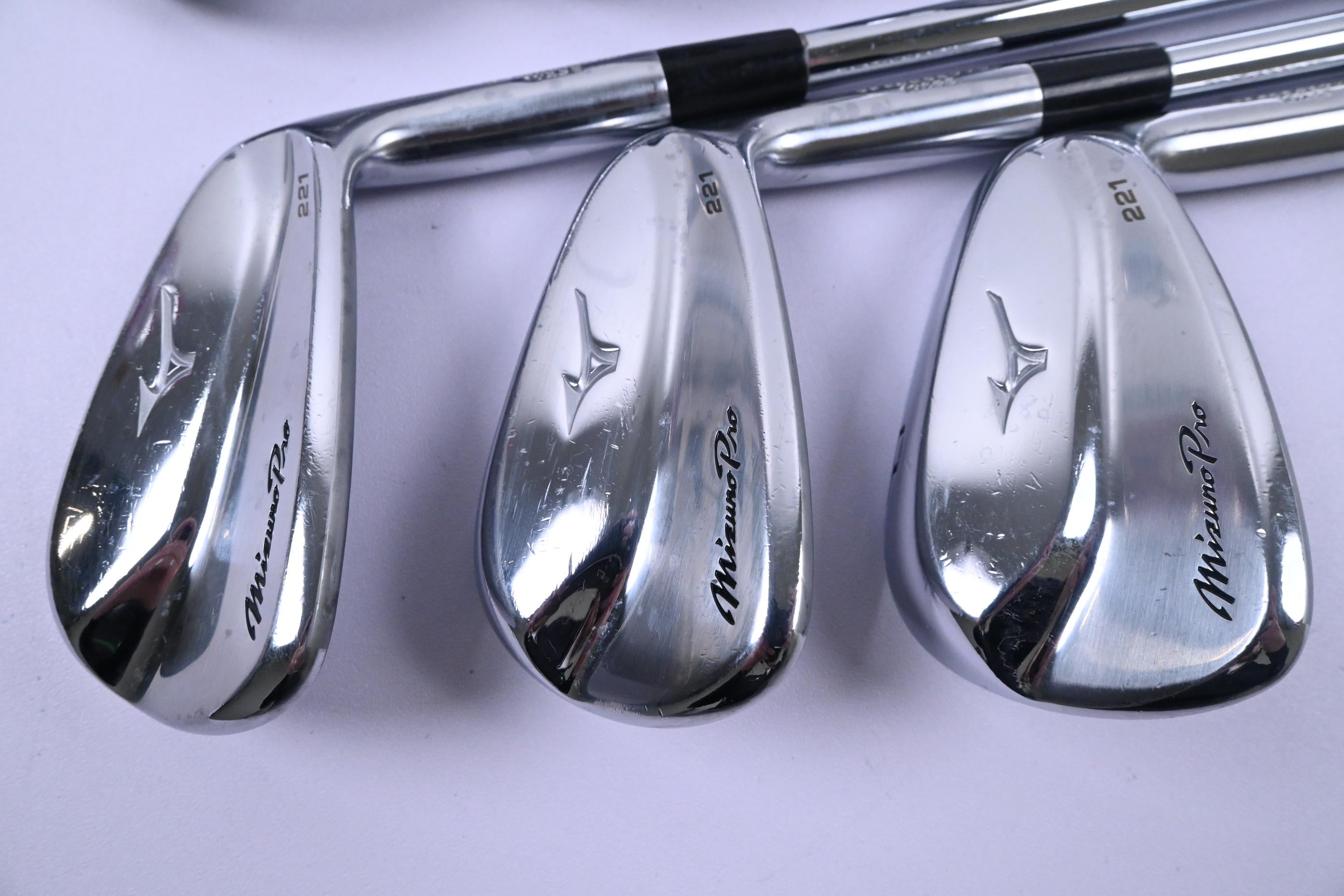 Mizuno Pro 221 Irons / 5-PW / Stiff Flex Dynamic Gold S300 Shaft
