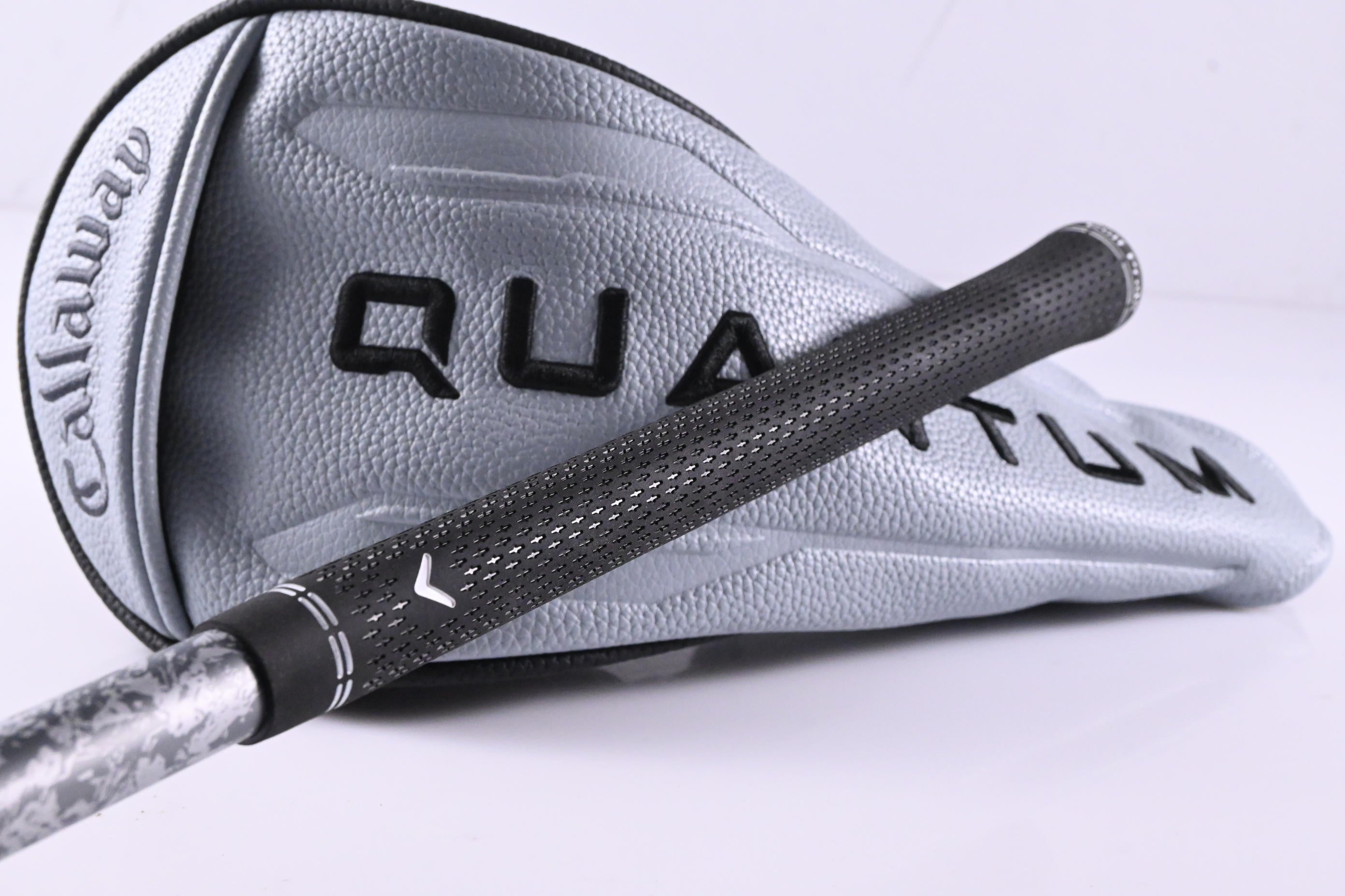 Callaway Quantum Max Driver / 10.5 Degree / Regular Flex Denali Frost Silver 50