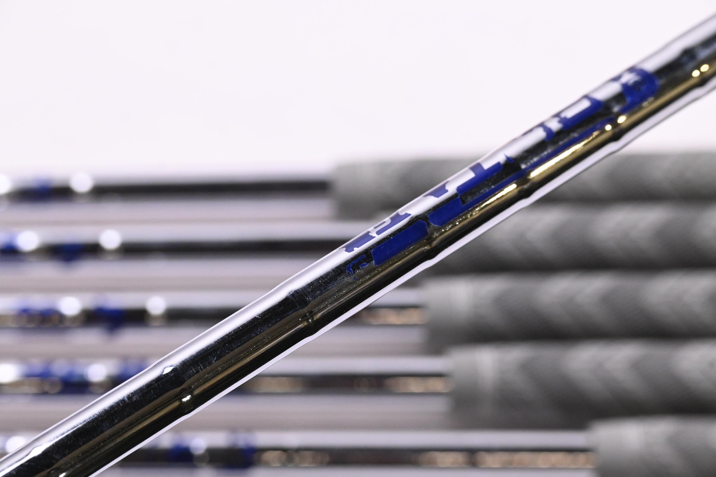 Ping G700 Irons / 5-PW / Black Dot / Stiff Flex Ping AWT 2.0 Shafts