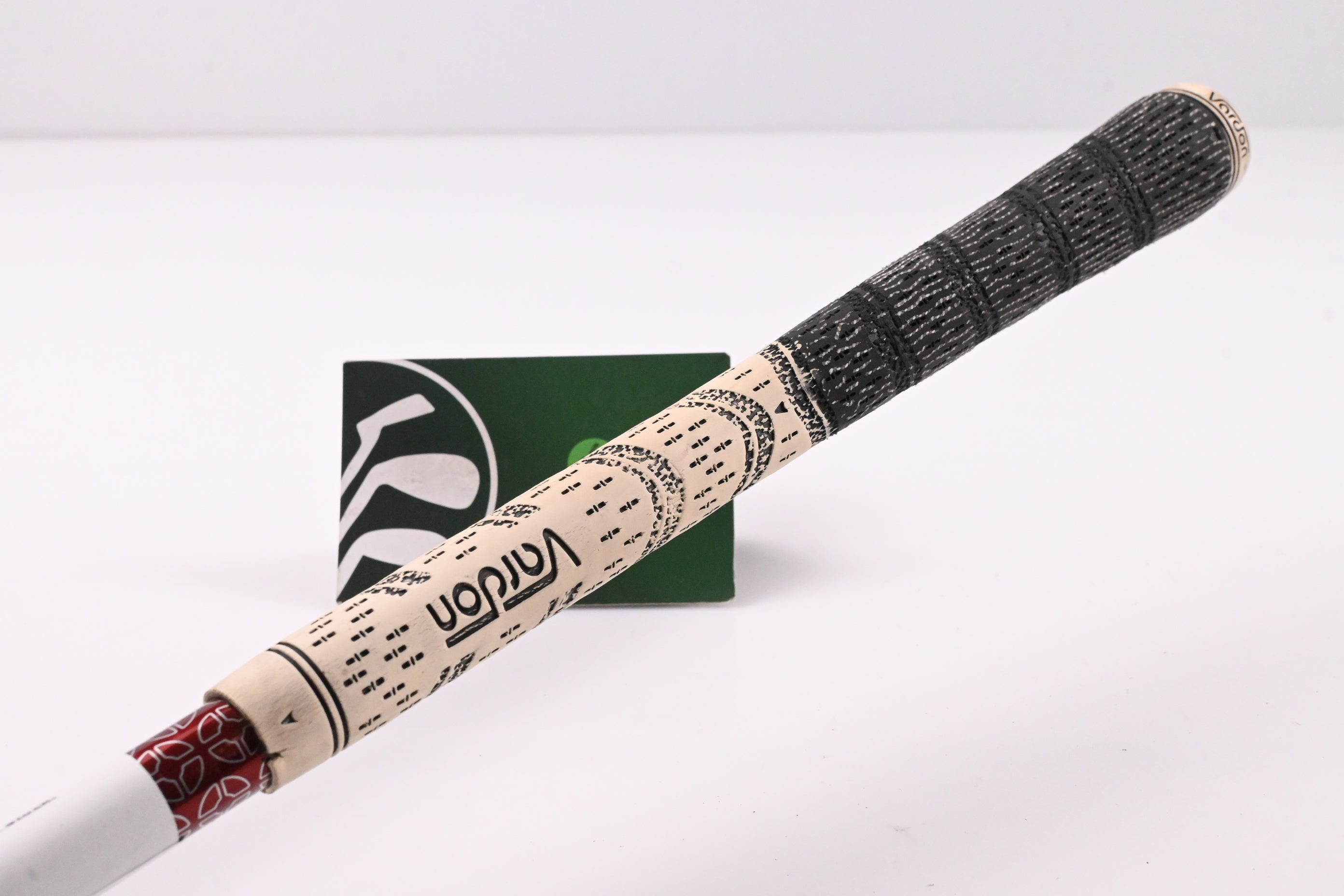 Titleist 905 T Driver / 8.5 Degree / Regular Flex Fujikura Fit-On 380