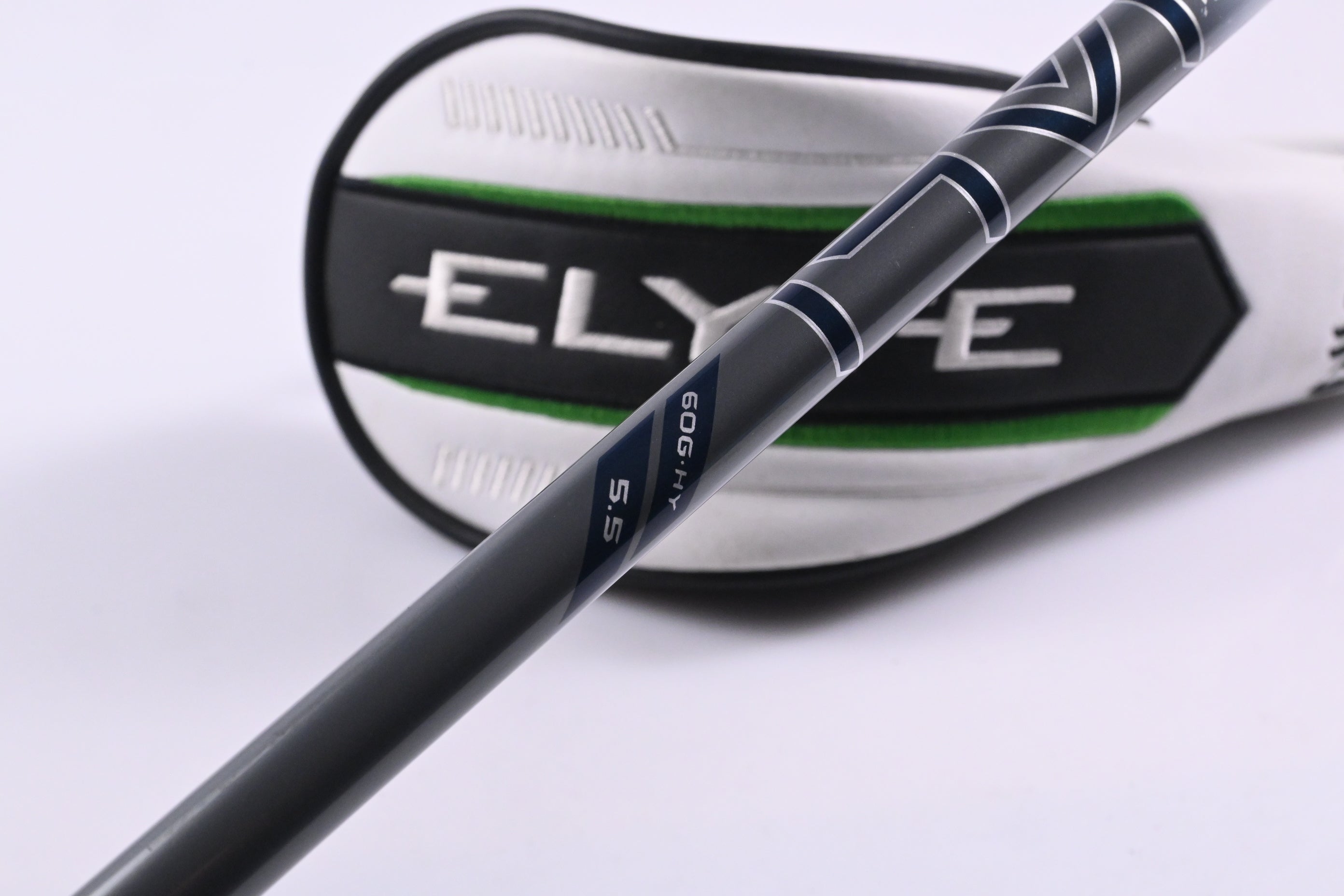 Callaway Elyte X #4 Hybrid / 21 Degree / Regular Flex Denali Charcoal 60 Shaft