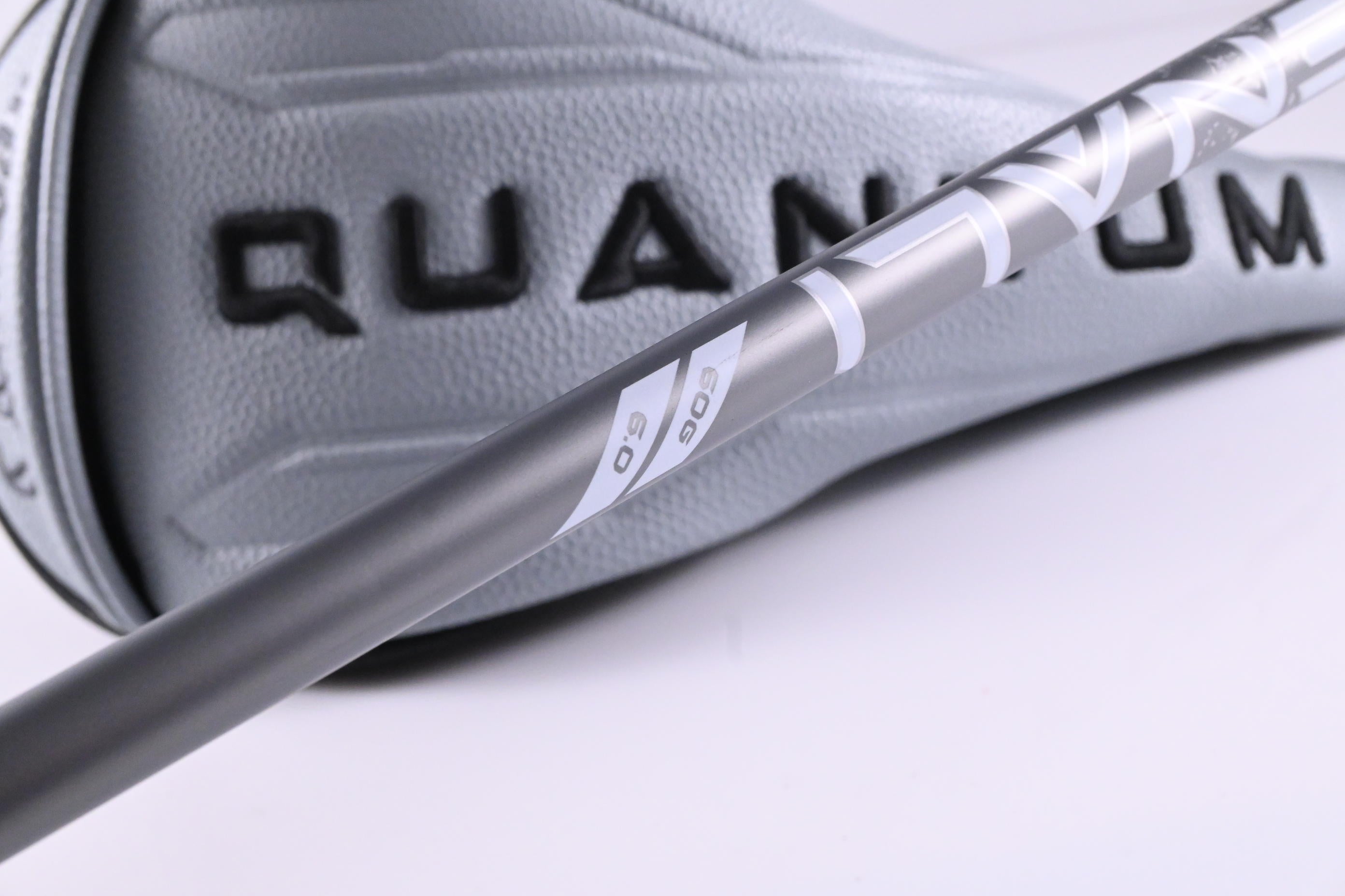 Callaway Quantum Max Driver / 9 Degree / Stiff Flex Denali Frost Silver 60 Shaft