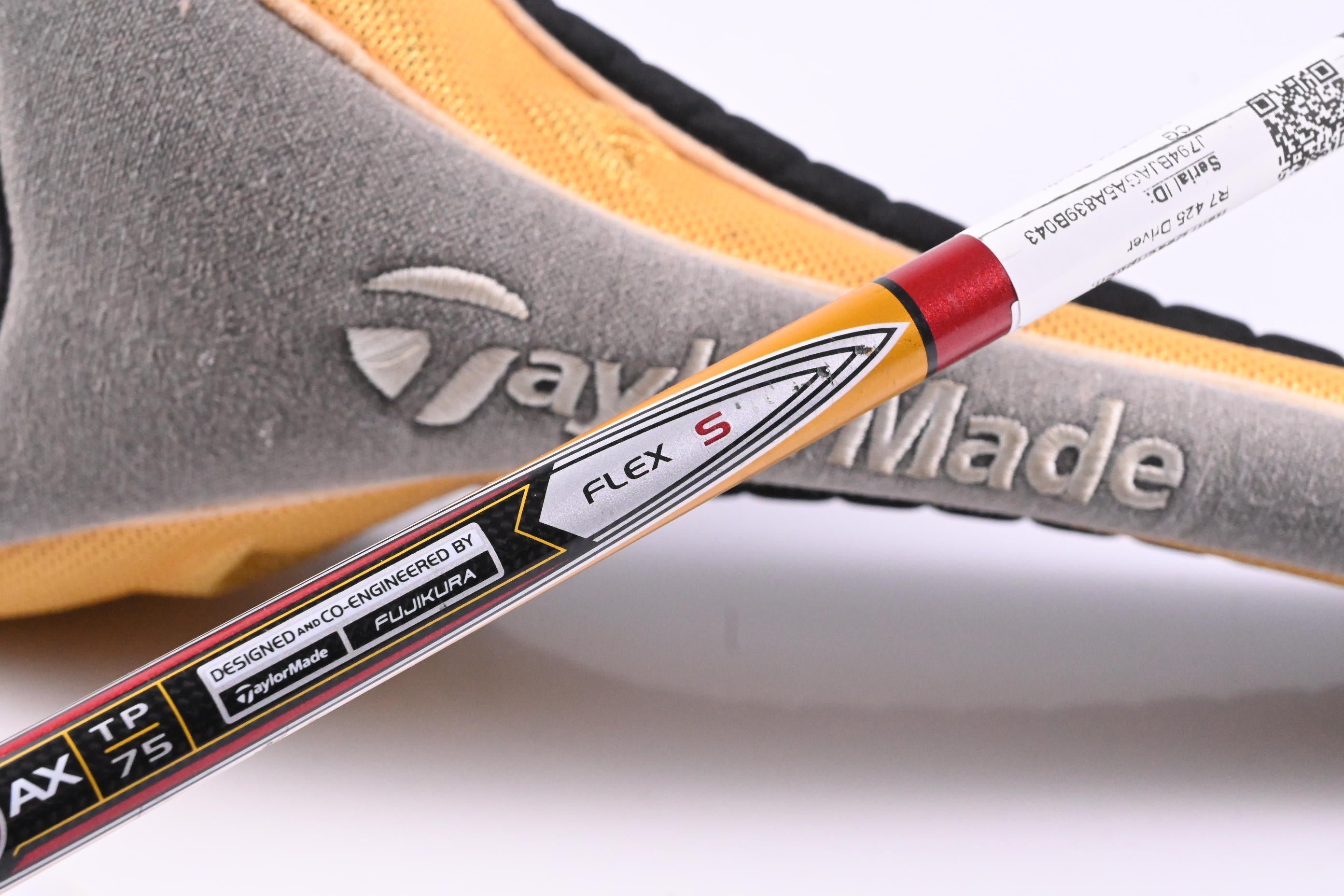 Taylormade R7 425 Driver / 9.5 Degree / Stiff Flex Reax 75 Shaft