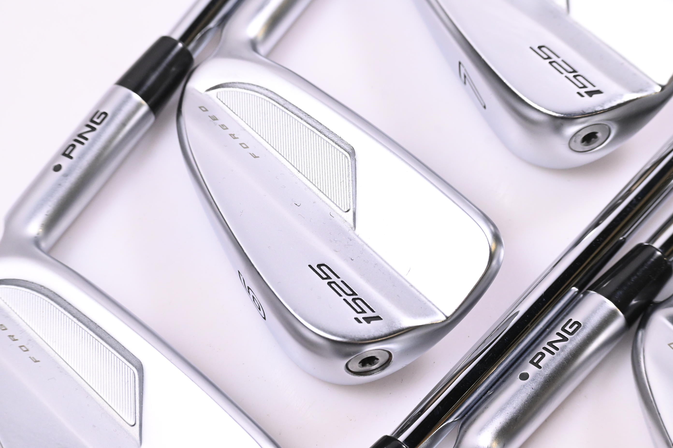 Ping i525 Irons / 5-PW+GW / Black Dot / Regular Flex Ping AWT 2.0 Lite Shafts