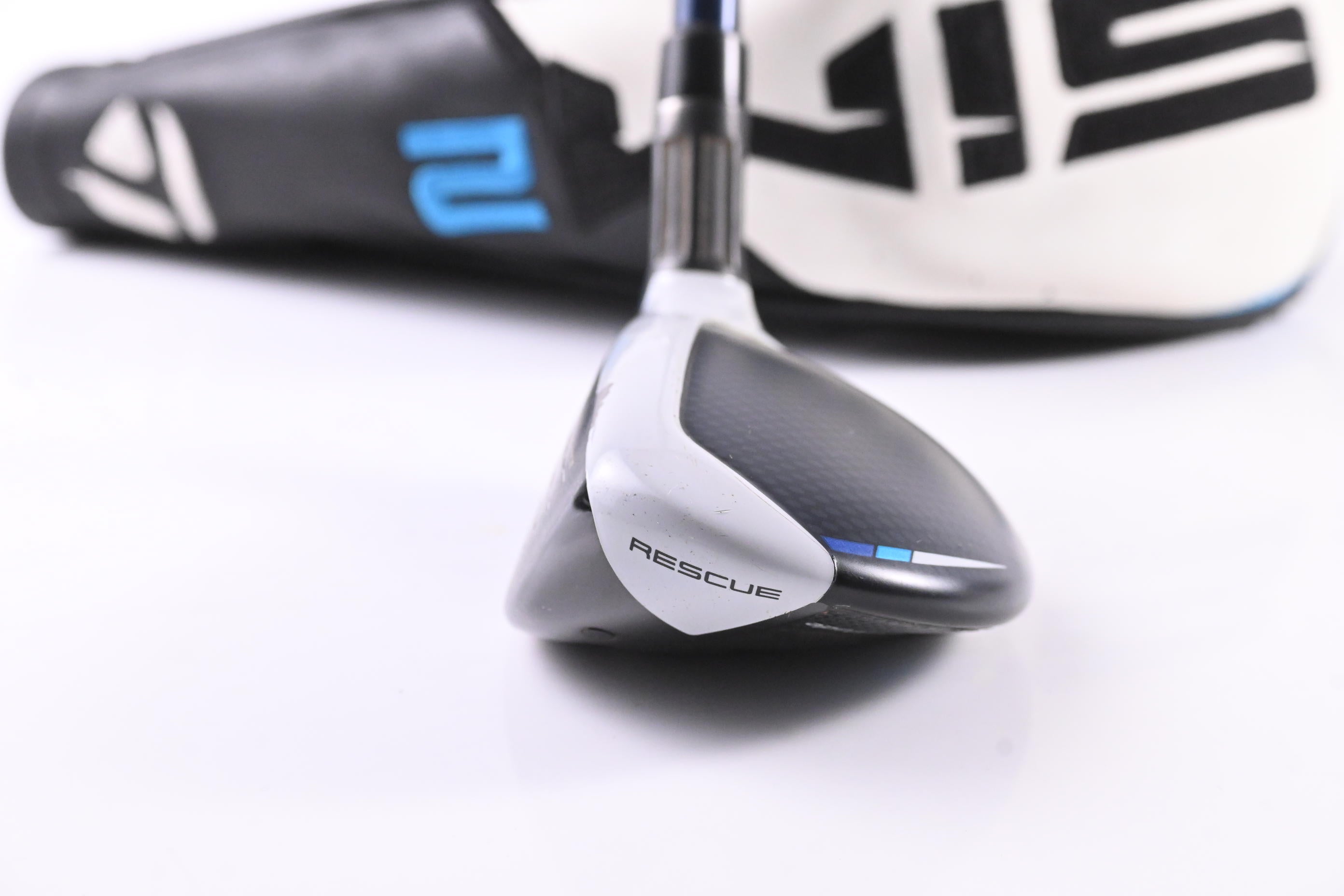 Left Hand Taylormade SIM2 Max #4 Hybrid / 22 Degree / Regular Flex Ventus Blue 6