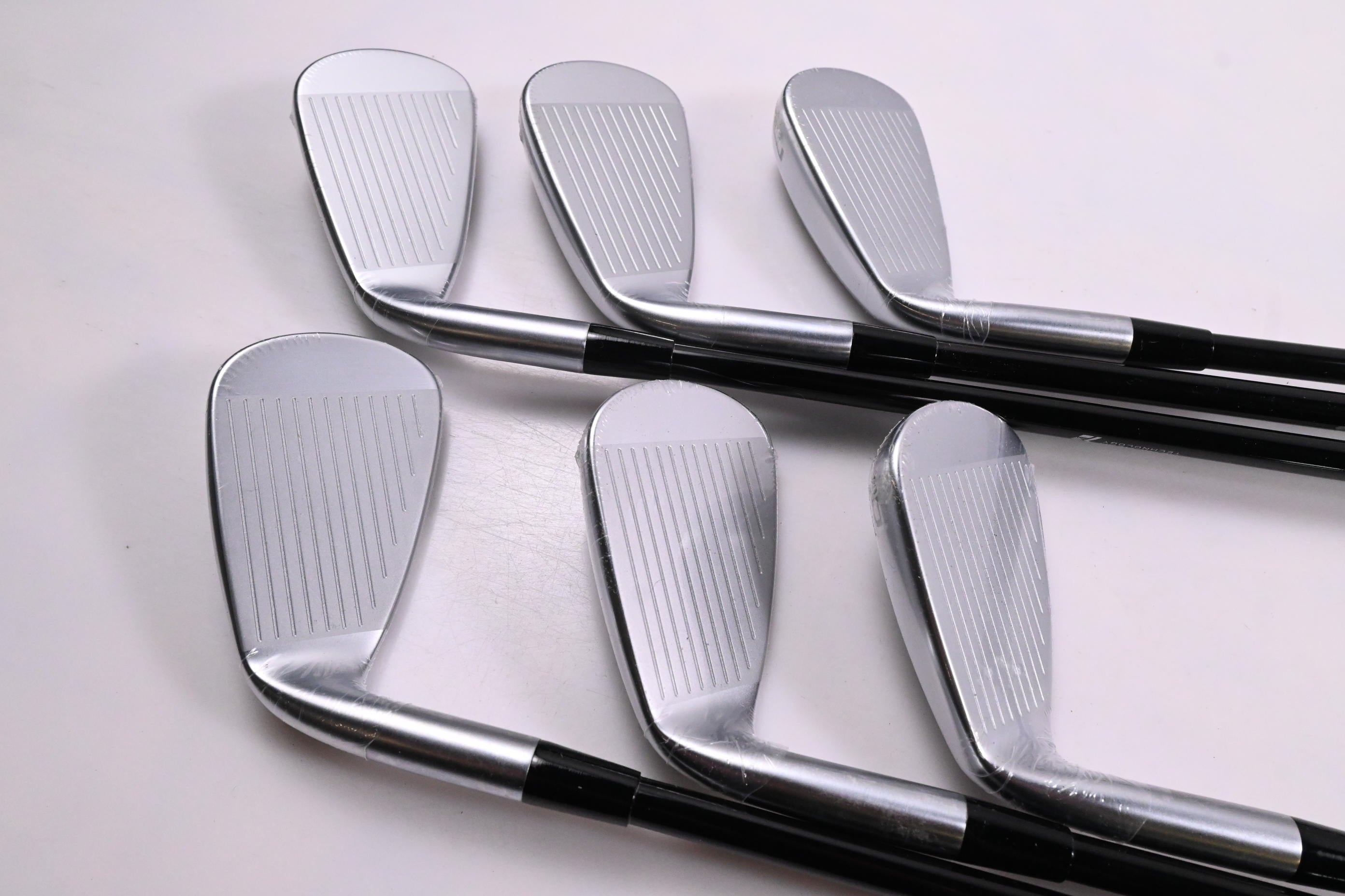 Mizuno JPX 925 Hot Metal Irons / 5-PW / Regular Flex MMT 65 Shafts