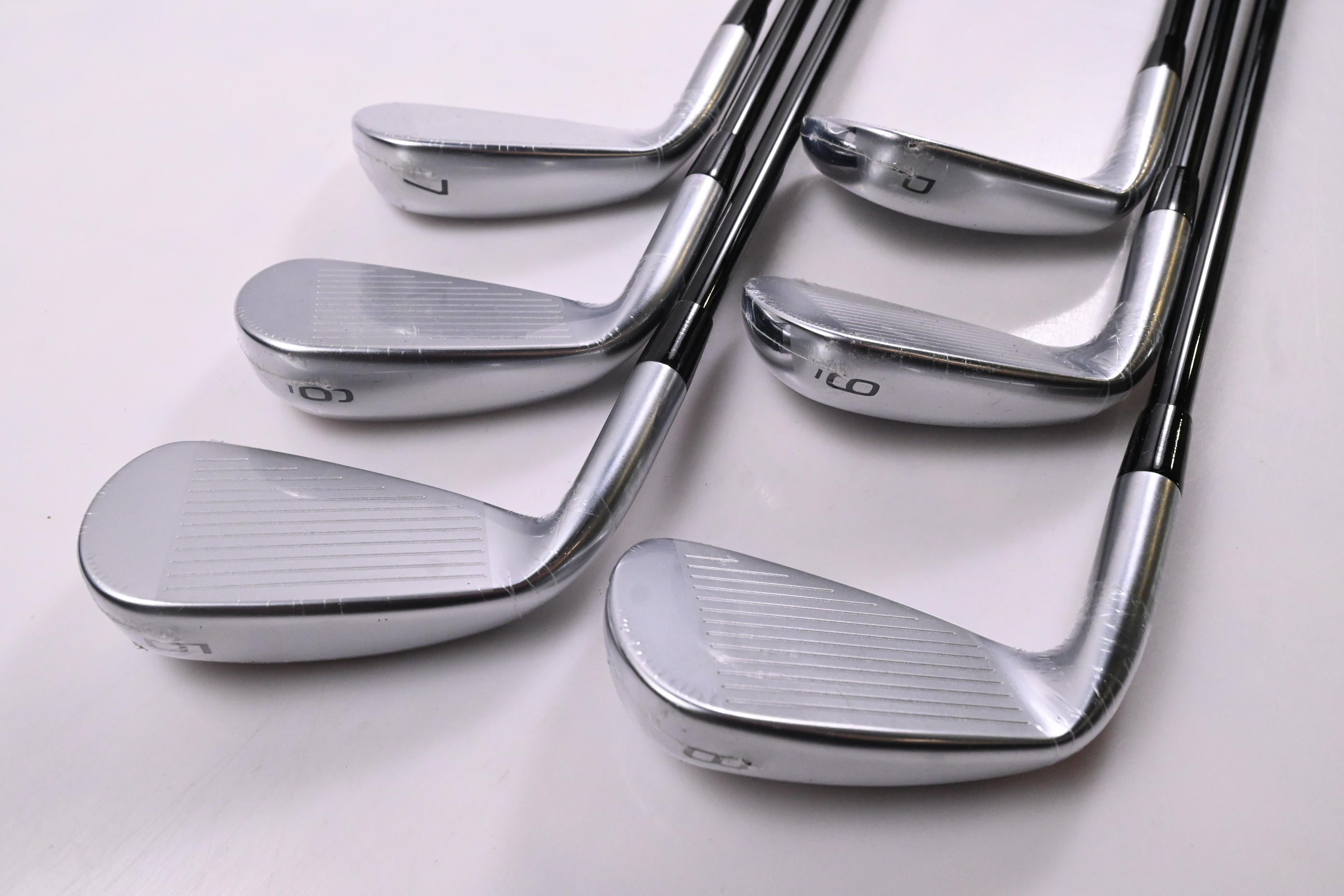 Mizuno JPX 925 Hot Metal Irons / 5-PW / Regular Flex MMT 65 Shafts