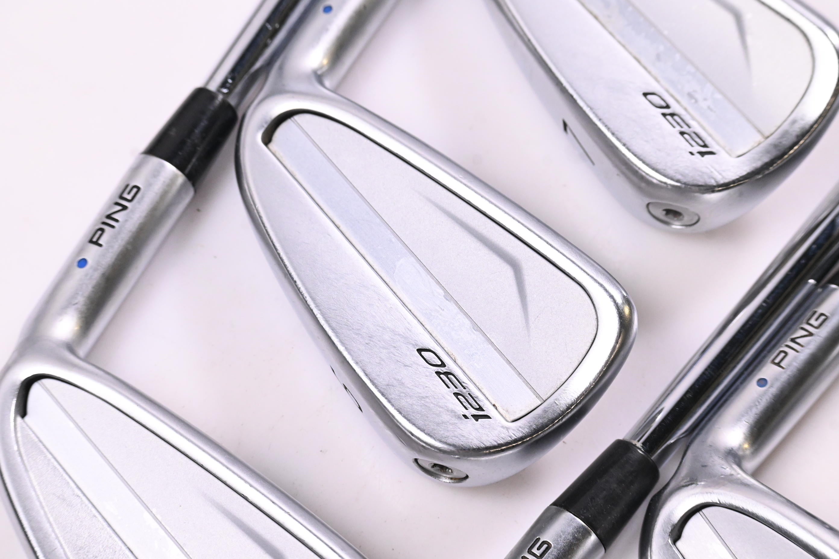 Ping i230 Irons / 5-PW / Blue Dot / Stiff flex Dynamic Gold 105 Shafts