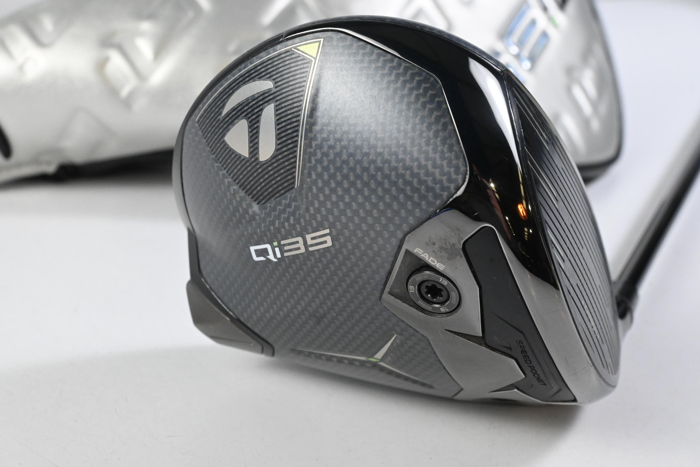 Taylormade Qi35 LS Driver / 9 Degree / X-Flex Kai'li White 60 Shaft