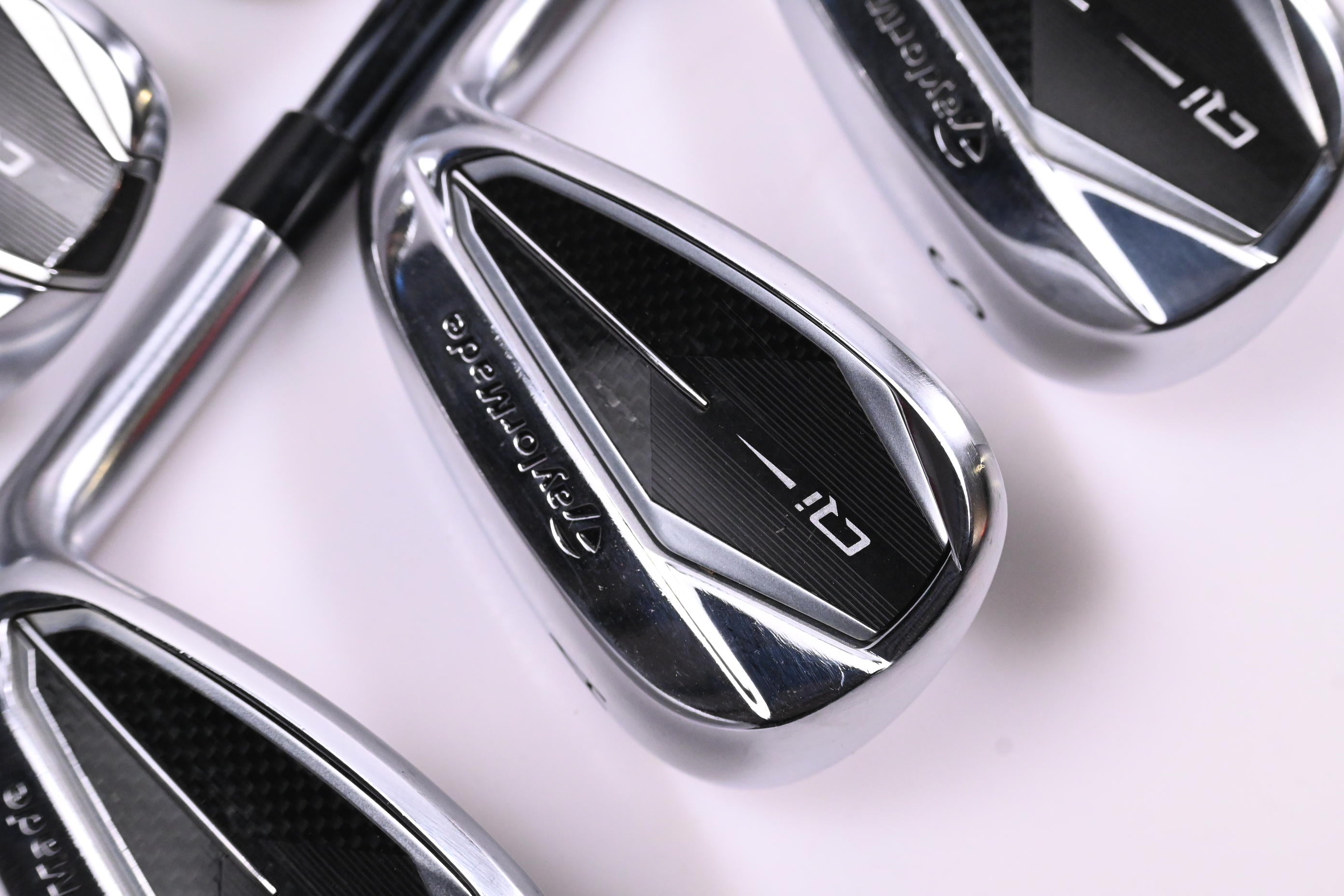 Taylormade Qi Irons / 8-PW+GW+SW / Regular Flex UST Recoil Dart 65 Shafts