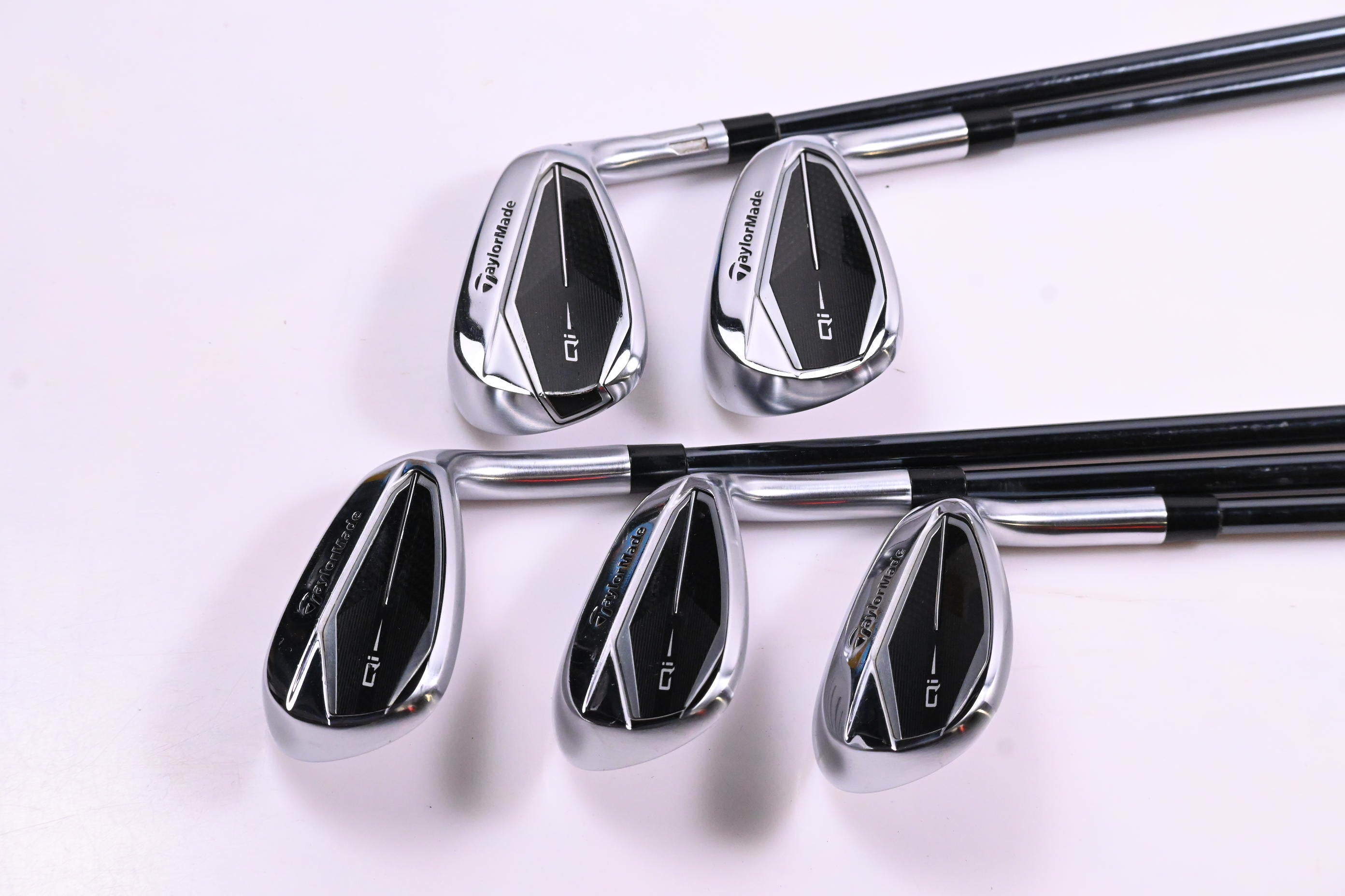 Taylormade Qi Irons / 8-PW+GW+SW / Regular Flex UST Recoil Dart 65 Shafts